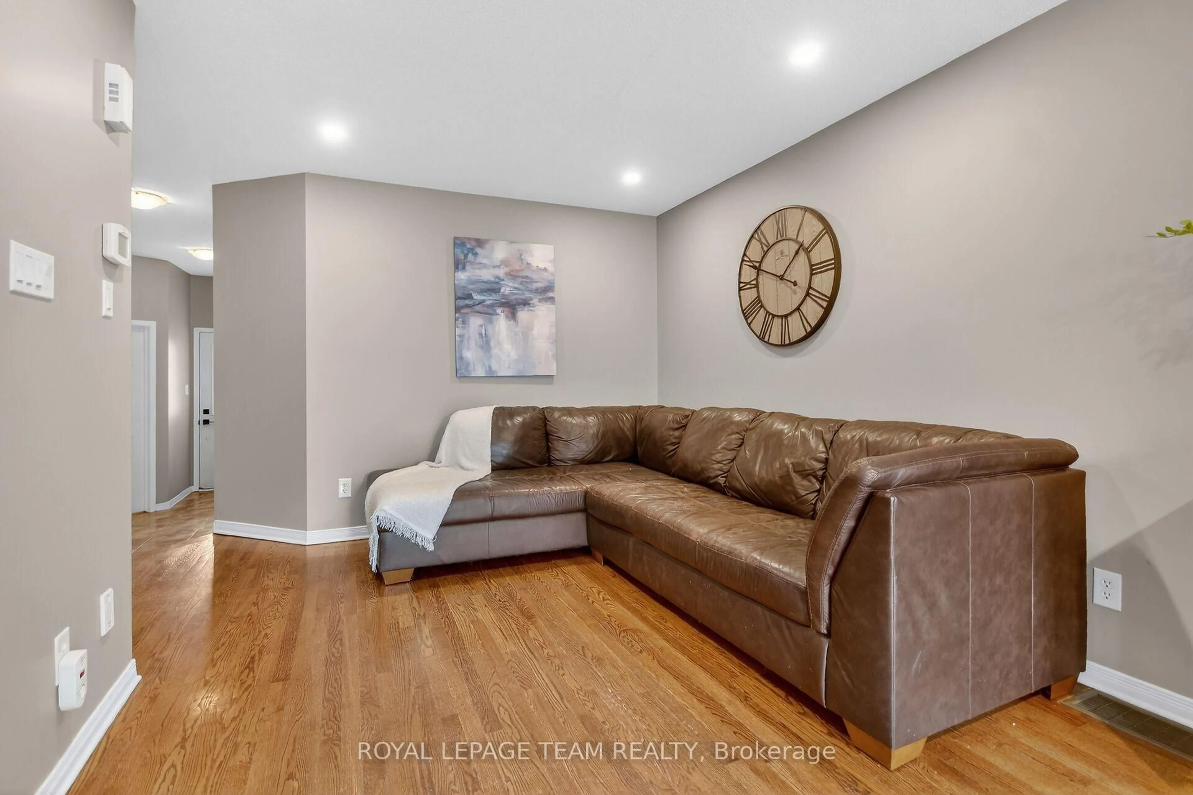 Living room with furniture, unknown for 317 Copperfield Cres, Ottawa Ontario K2J 0L2