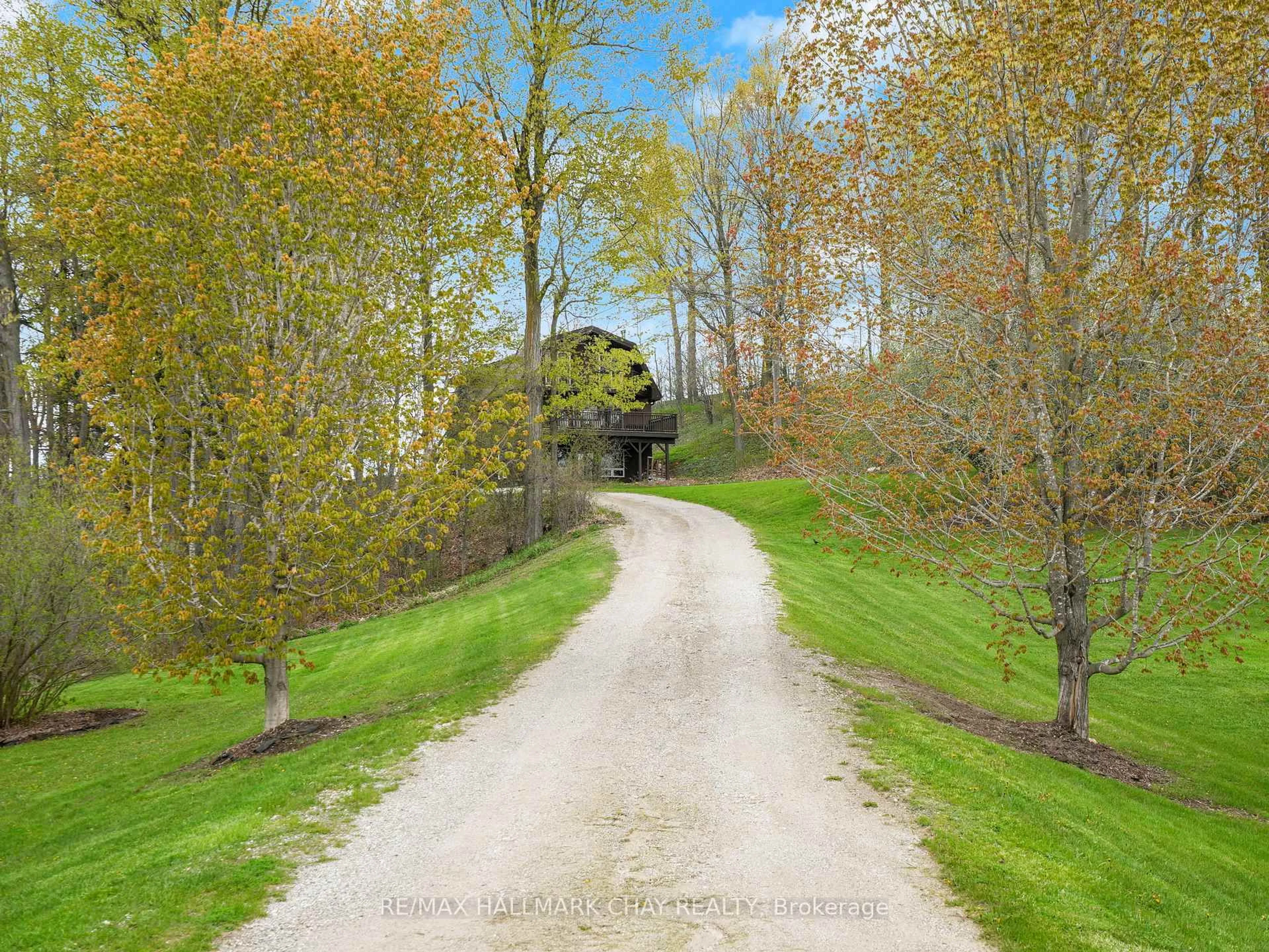 A pic from outside/outdoor area/front of a property/back of a property/a pic from drone, street for 42 MOUNTAINVIEW Rd, Mulmur Ontario L0N 1M0