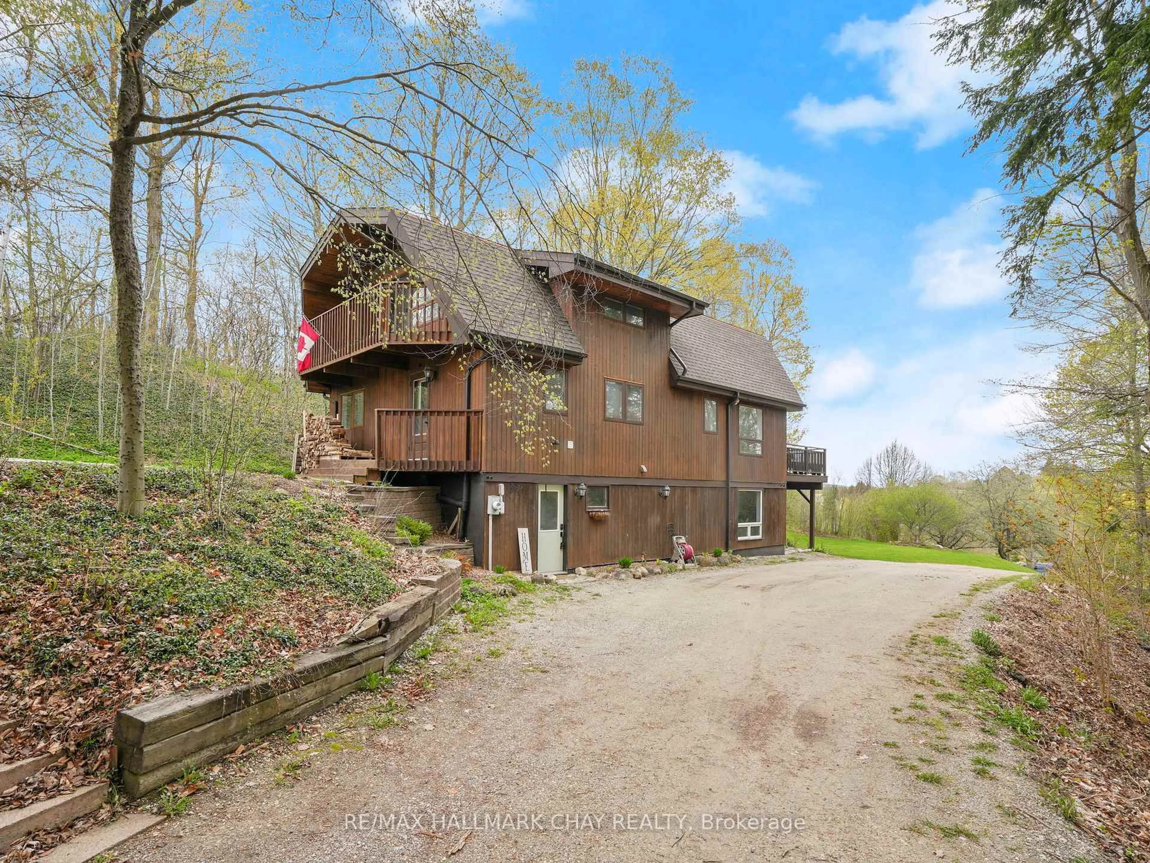 A pic from outside/outdoor area/front of a property/back of a property/a pic from drone, unknown for 42 MOUNTAINVIEW Rd, Mulmur Ontario L0N 1M0