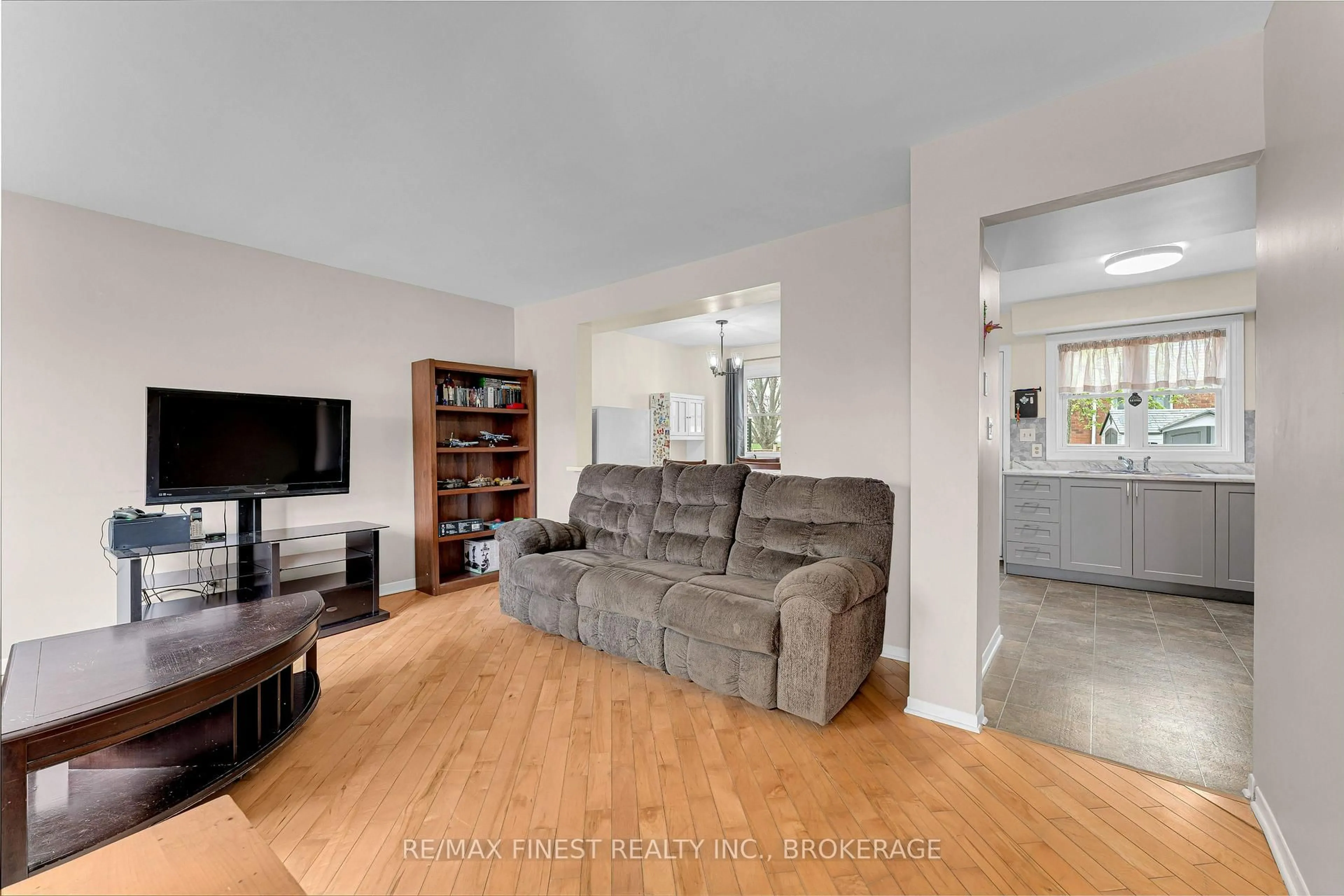 Living room with furniture, unknown for 717 Ridley Dr, Kingston Ontario K7P 2A3