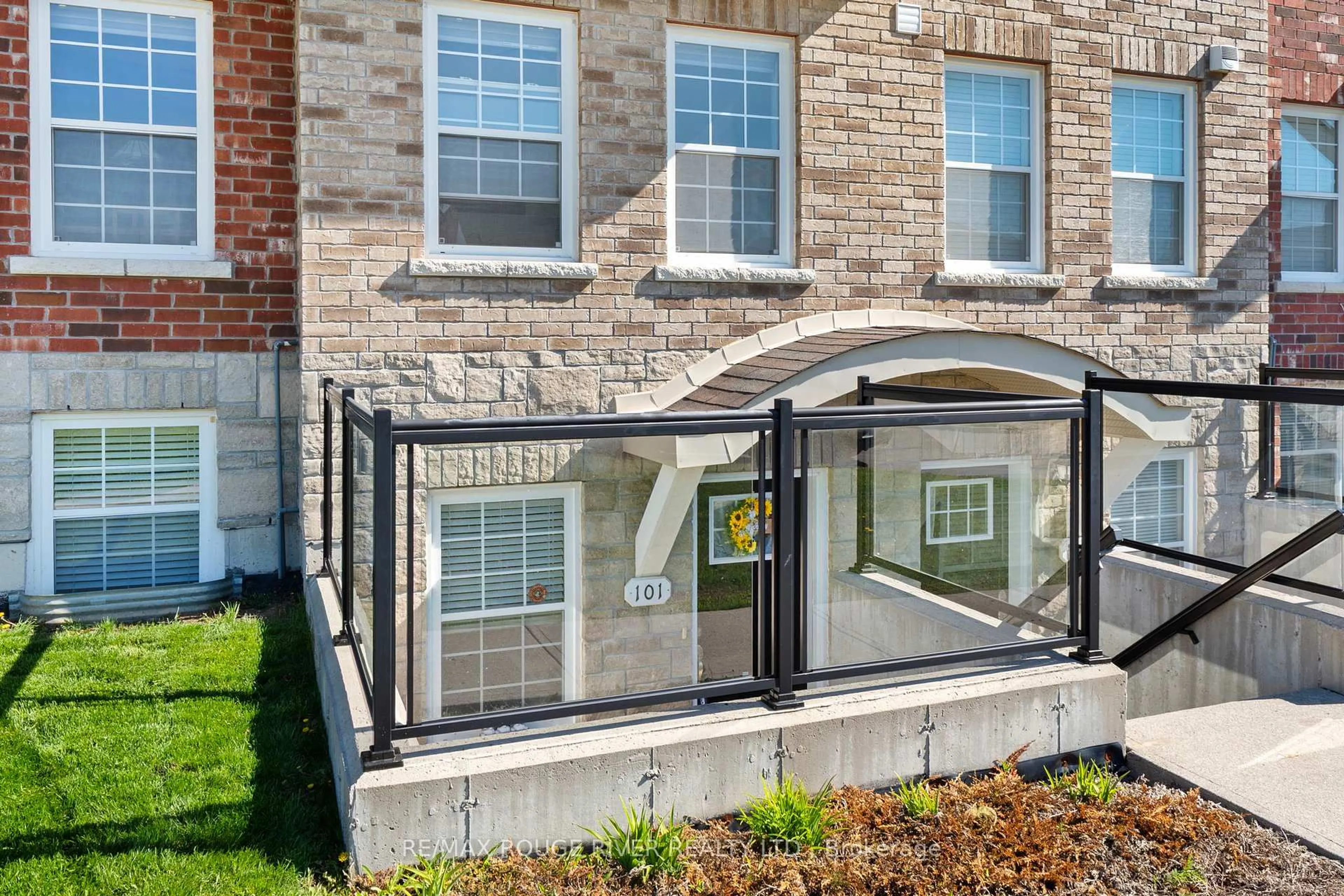 Patio, street for 430 Lonsberry Dr #101, Cobourg Ontario K9A 0K4