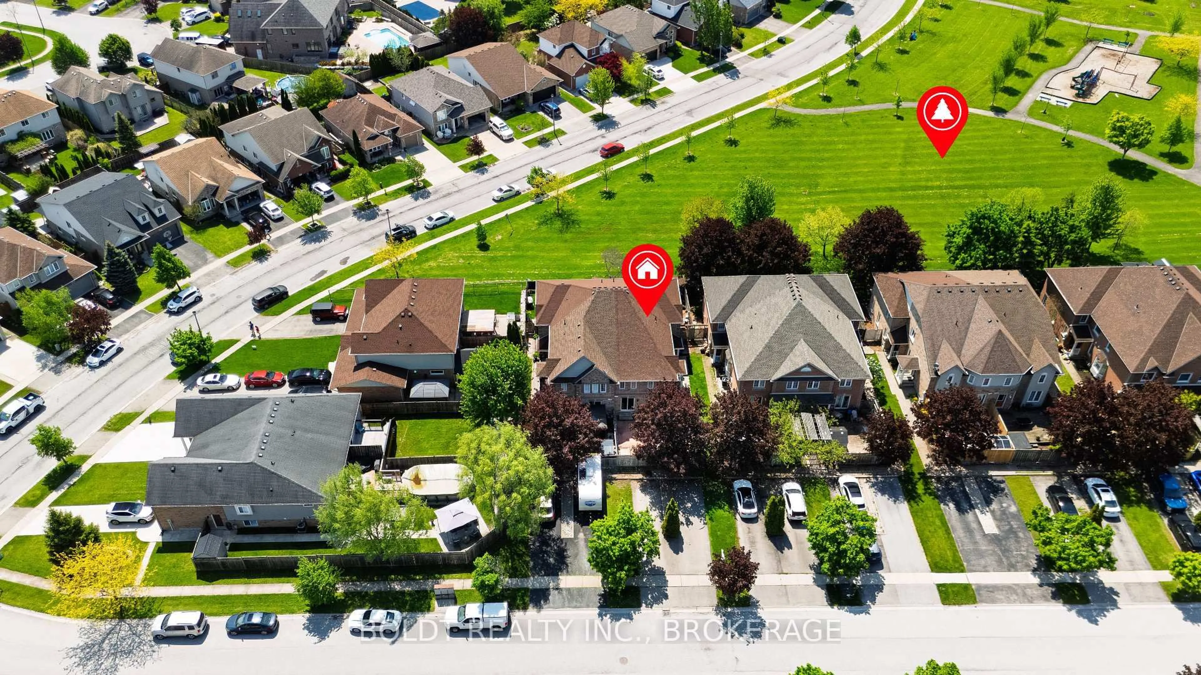 A pic from outside/outdoor area/front of a property/back of a property/a pic from drone, street for 20 B Brown Dr, St. Catharines Ontario L2S 3Z4