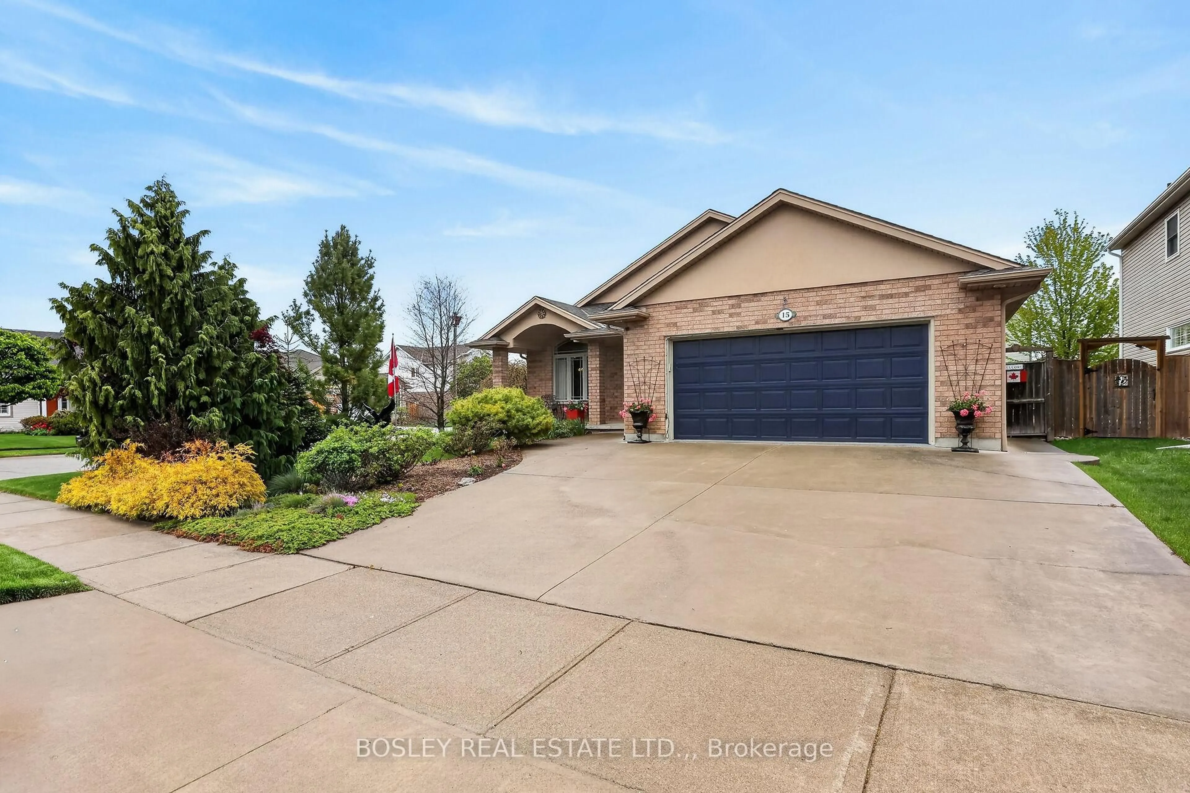 Home with brick exterior material, street for 15 Hope Ave, Niagara-on-the-Lake Ontario L0S 1T0