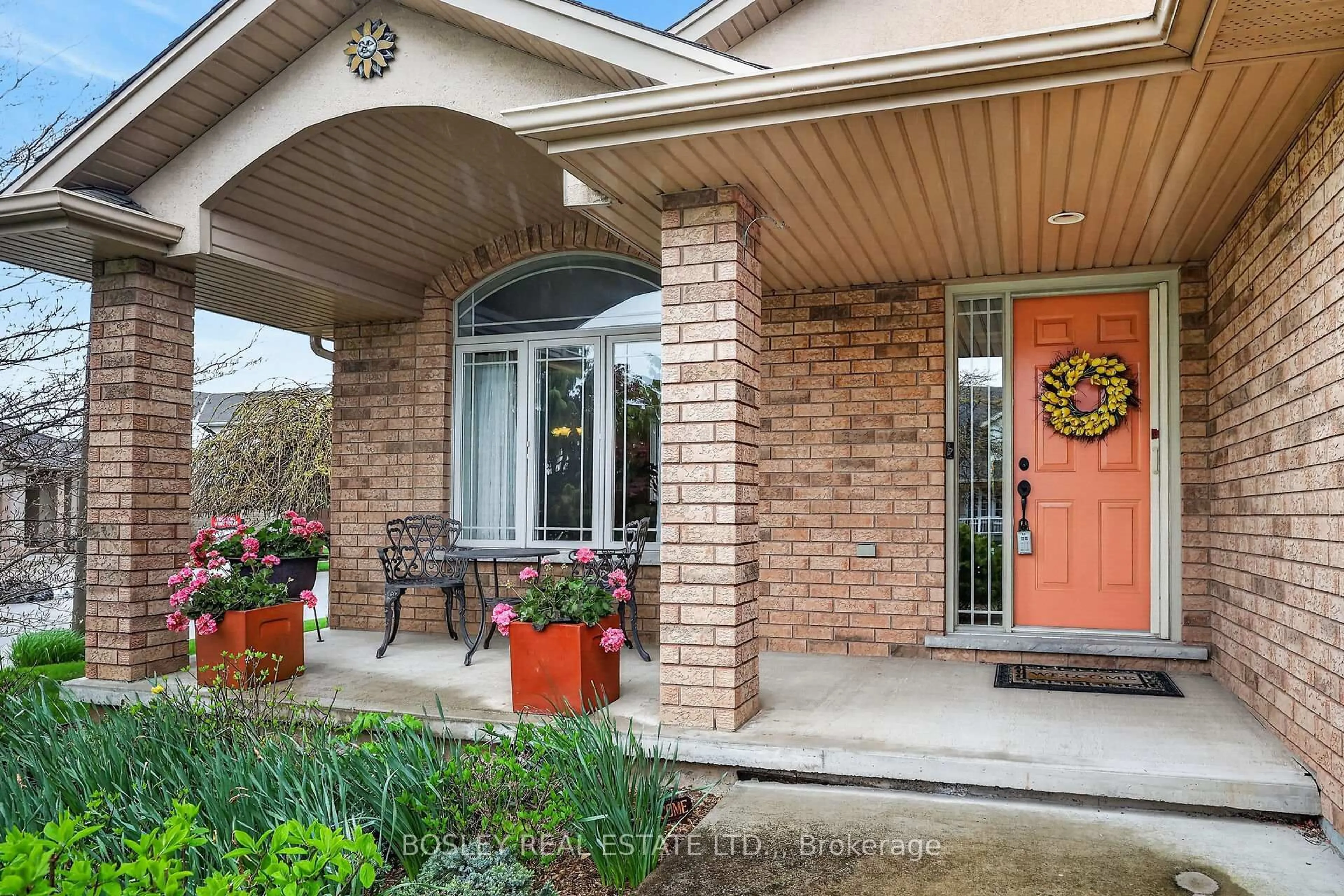 Home with brick exterior material, street for 15 Hope Ave, Niagara-on-the-Lake Ontario L0S 1T0