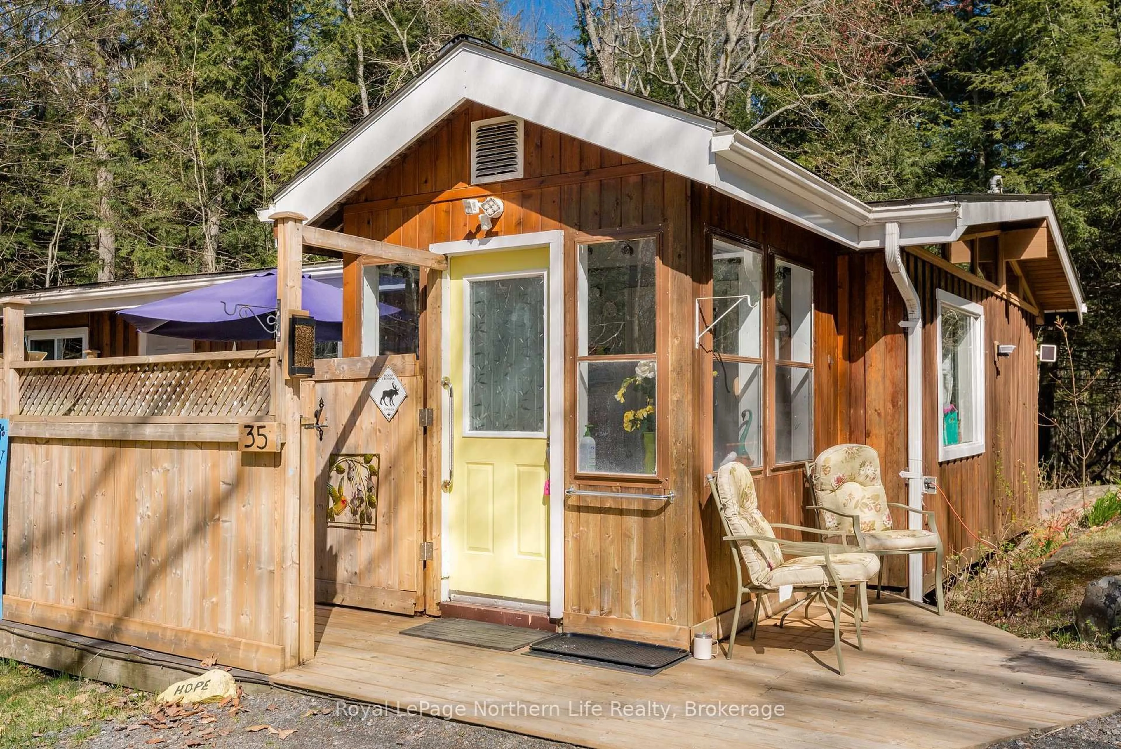 Shed for 35 Brennan Circ, Huntsville Ontario P1H 2J2