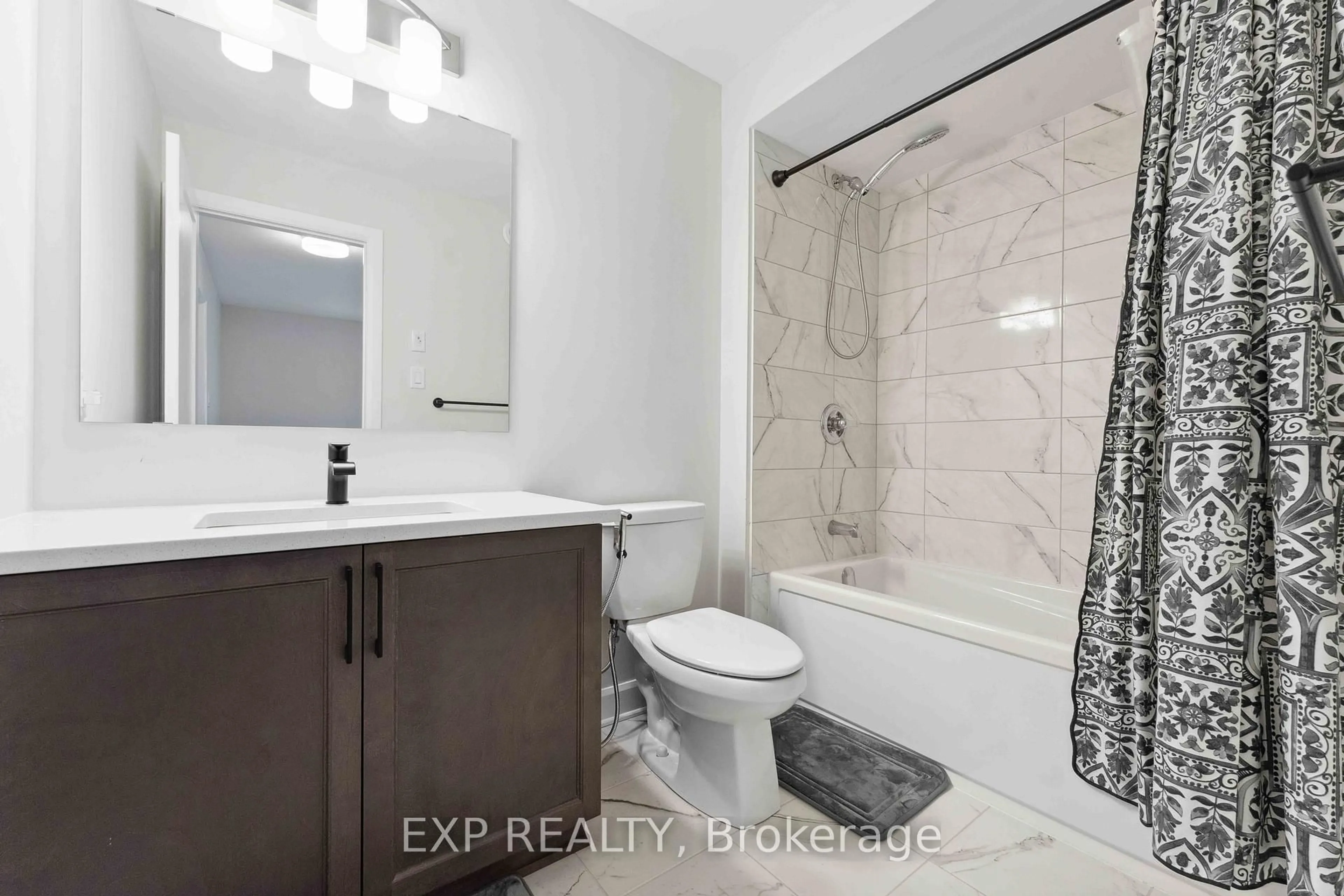 Standard bathroom, ceramic/tile floor for 934 Clarkia St, Ottawa Ontario K1T 0Y1