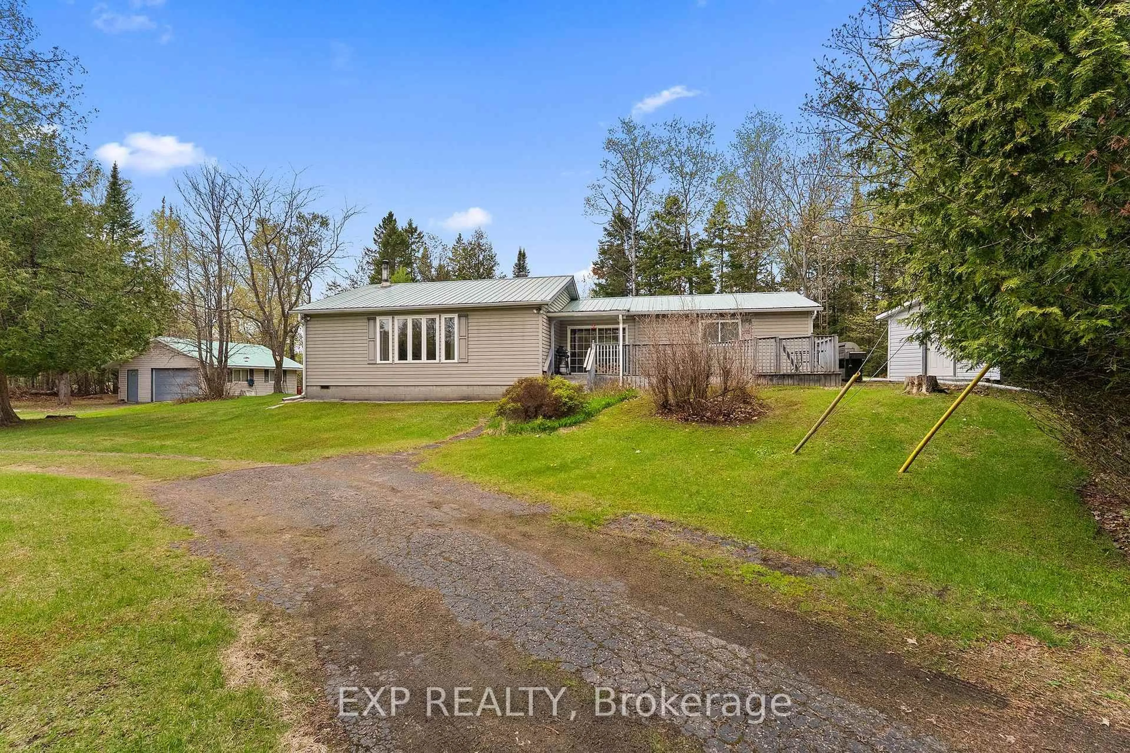 A pic from outside/outdoor area/front of a property/back of a property/a pic from drone, water/lake/river/ocean view for 6015 Centennial Dr, Griffith Ontario K0J 2R0