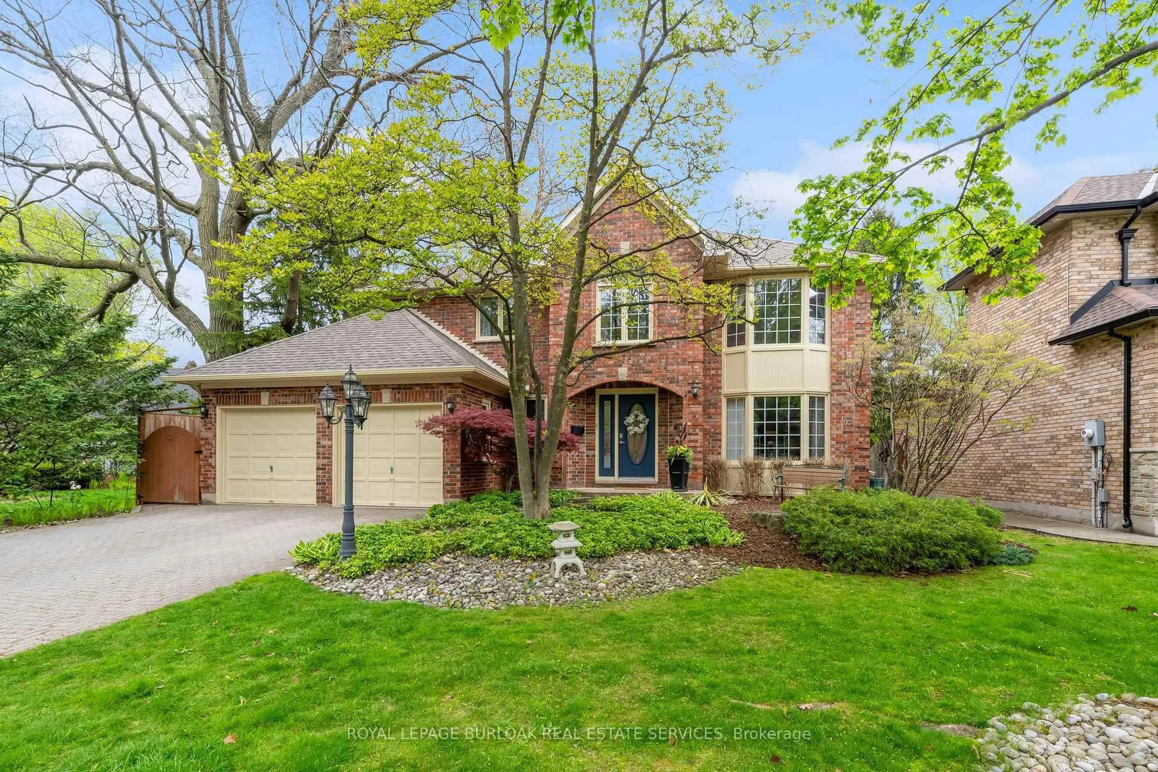 Home with brick exterior material, street for 107 Garden Ave, Hamilton Ontario L9G 4V9