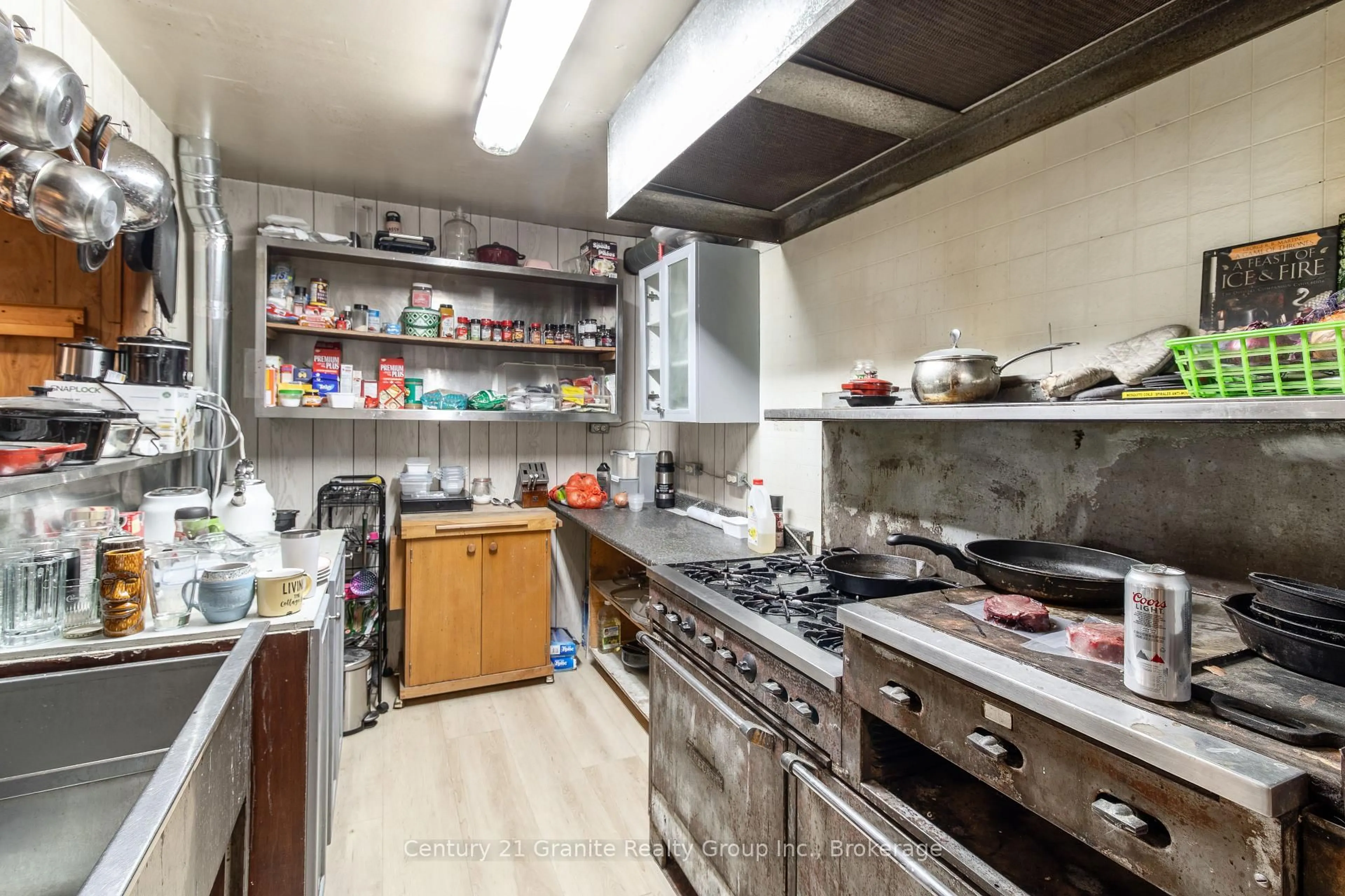 Standard kitchen, unknown for 17812 Highway 35, Algonquin Highlands Ontario K0M 1S0