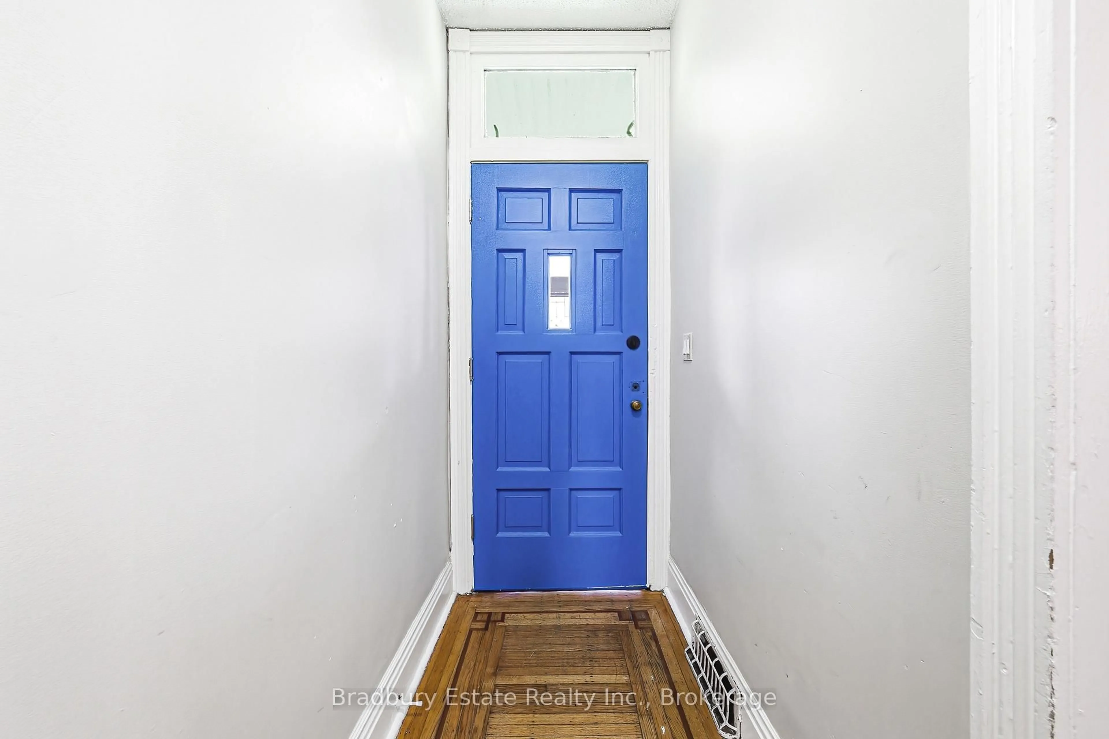 Indoor entryway for 43 Harvey St, Hamilton Ontario L8L 2L9