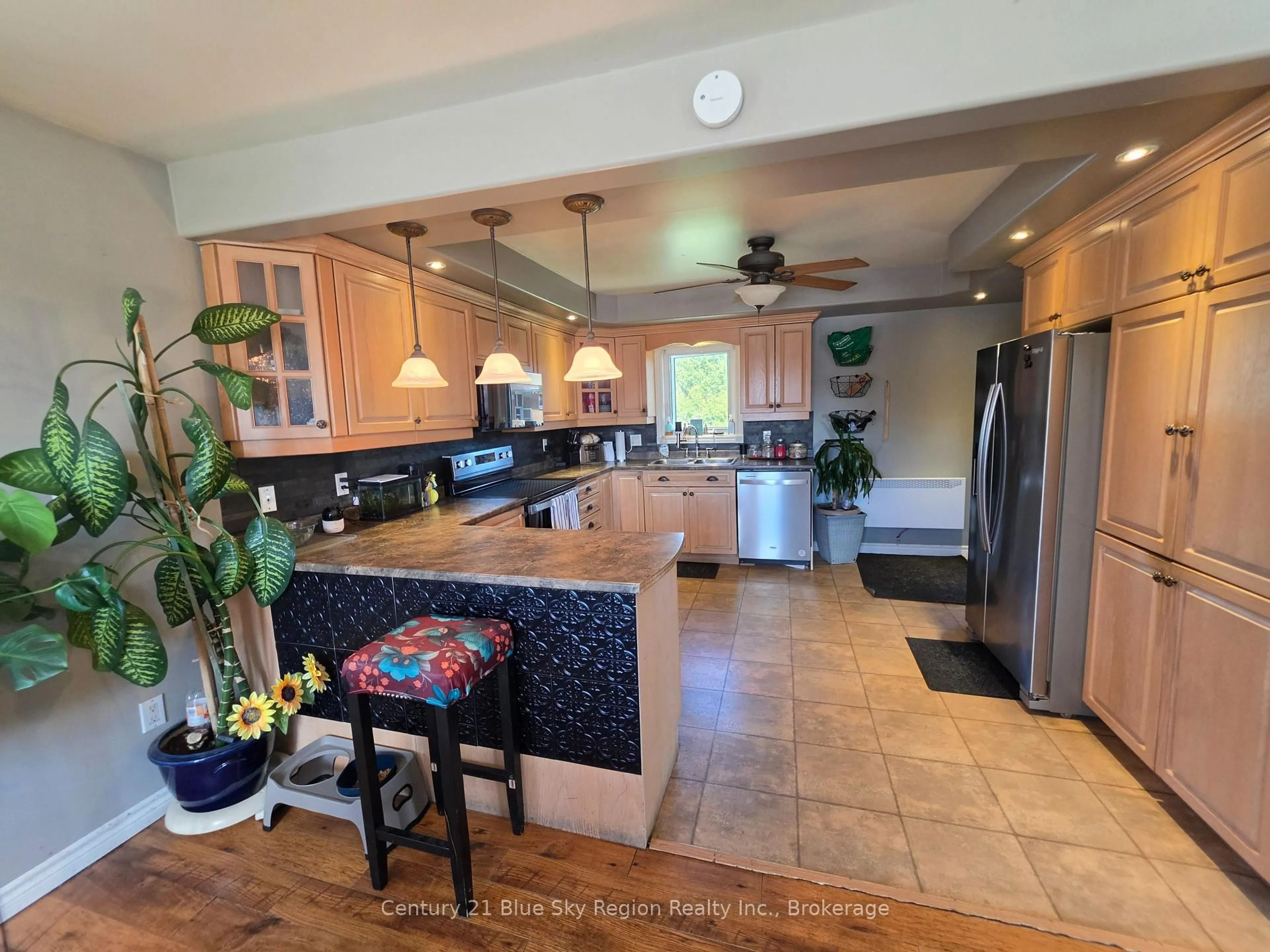 Open concept kitchen, ceramic/tile floor for 21 Gingras Ave, West Nipissing Ontario P0H 2M0