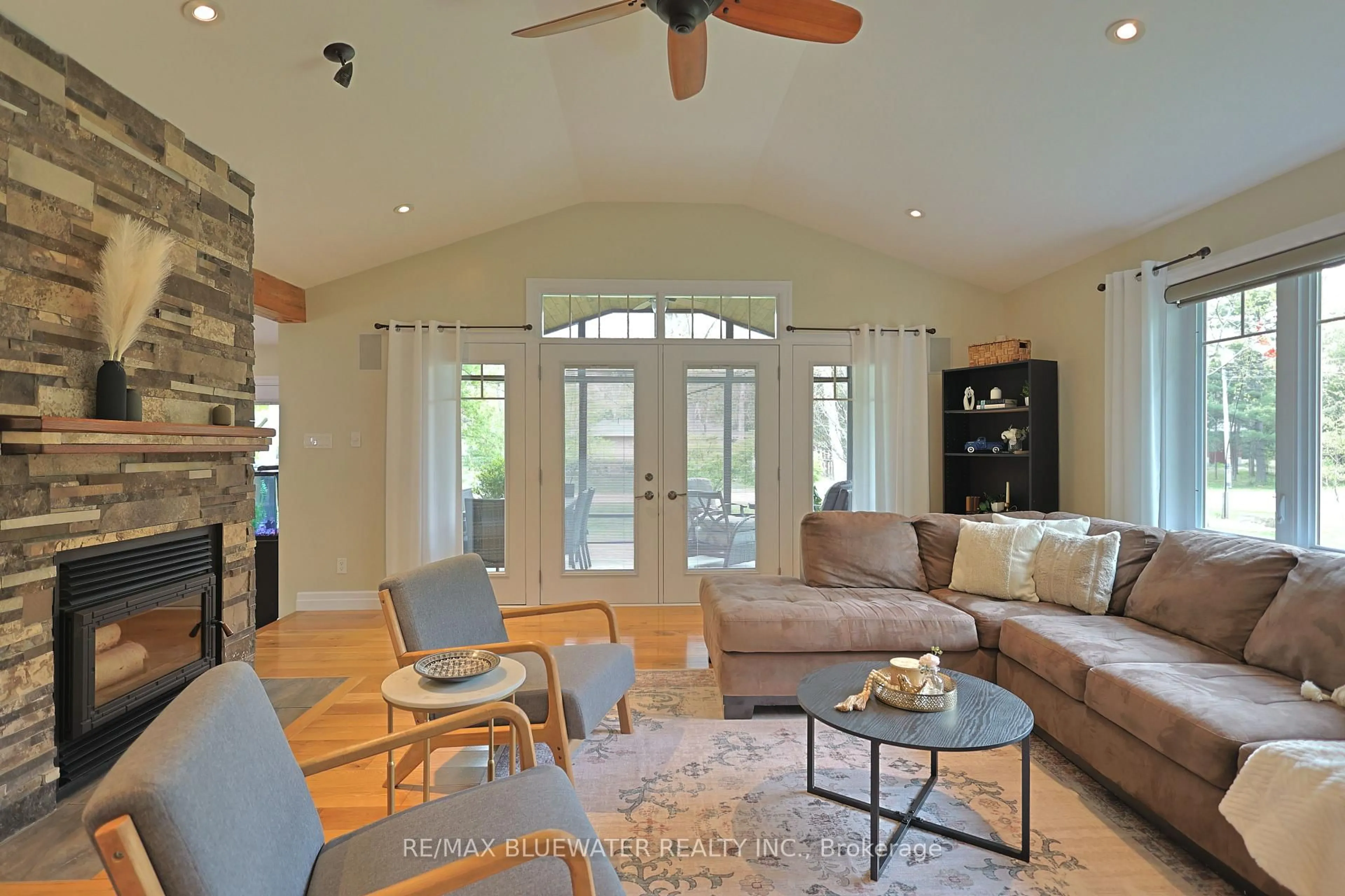 Living room with furniture, unknown for 6436 Robert Ave, Lambton Shores Ontario N0N 1J2