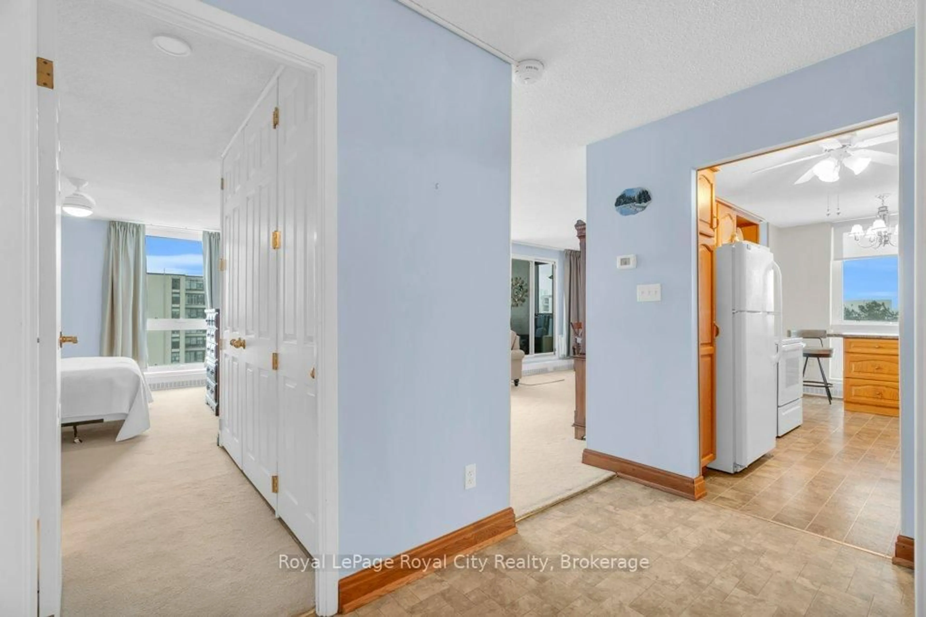 Indoor entryway for 19 Woodlawn Rd #614, Guelph Ontario N1H 7B1
