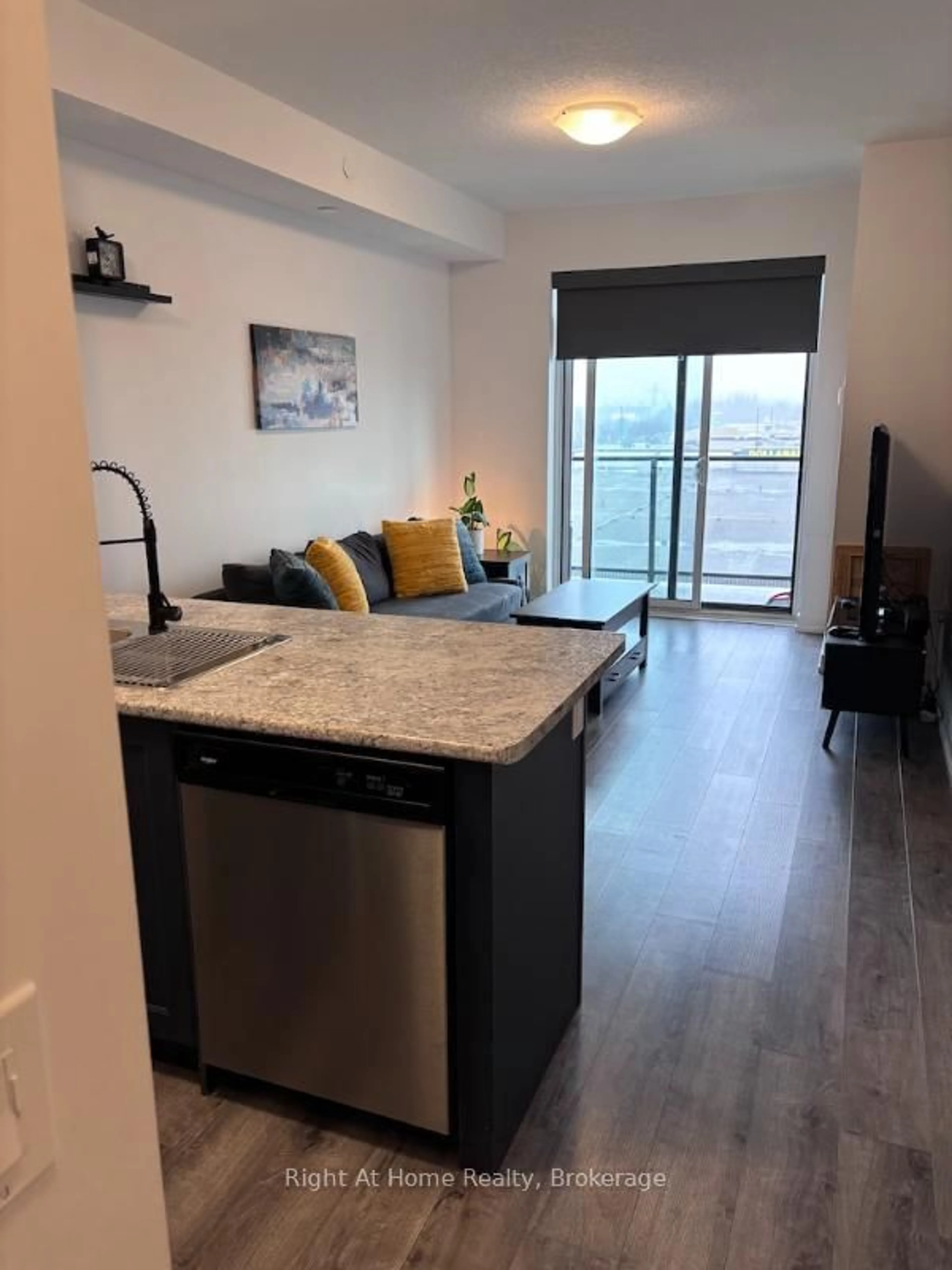 Unknown for 5055 Greenlane Rd #416, Lincoln Ontario L3J 2J3
