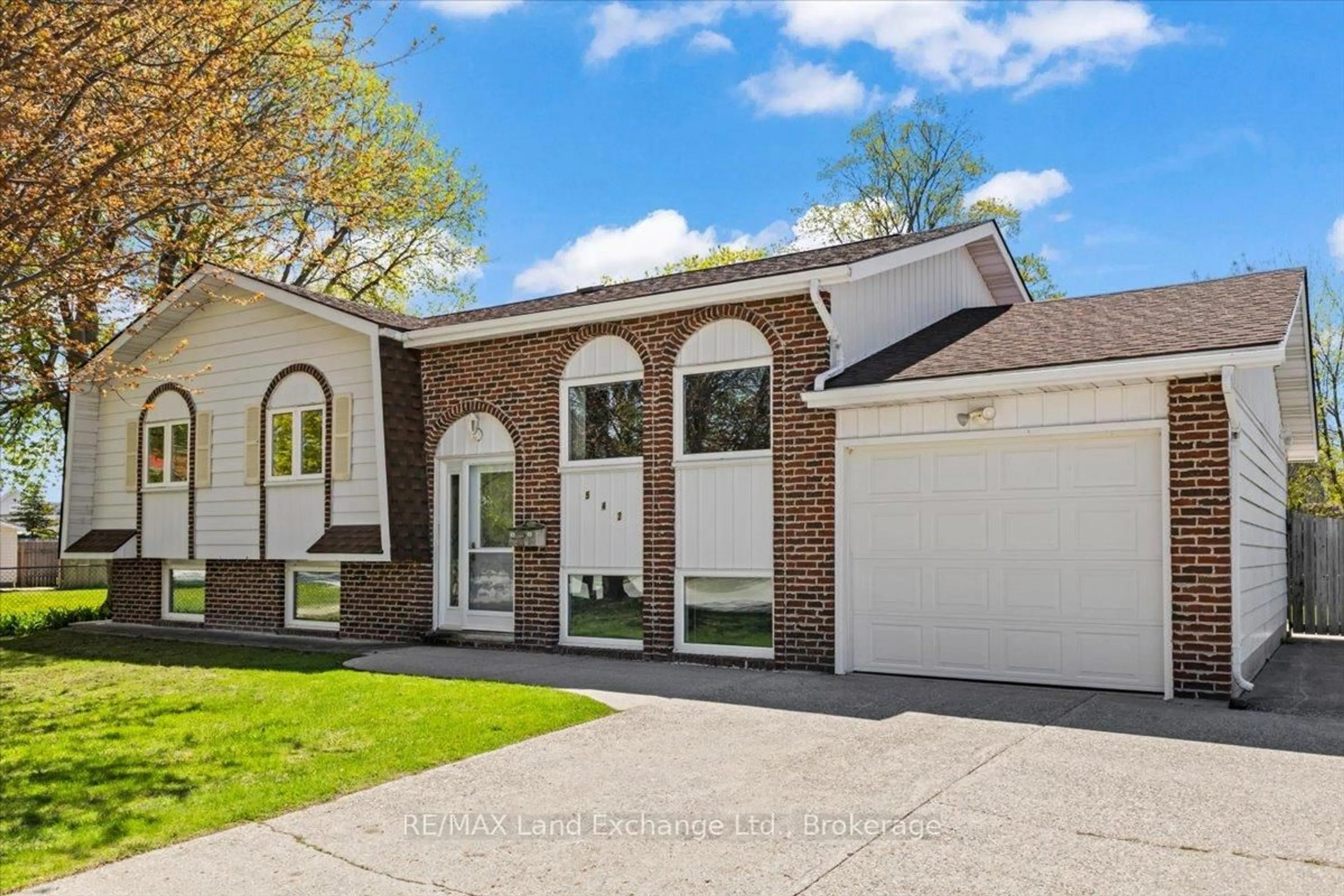 Home with brick exterior material, street for 542 Green St, Saugeen Shores Ontario N0H 2C0