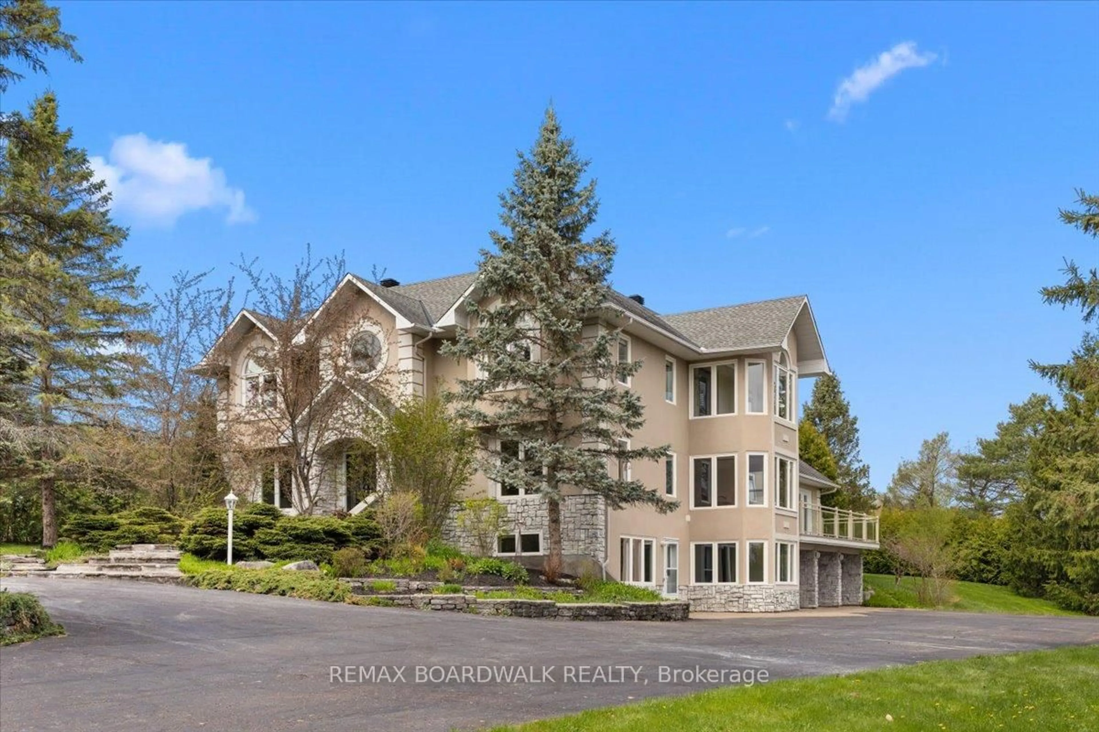 Unknown for 1520 Royal Orchard Dr, Ottawa Ontario K4C 1A9
