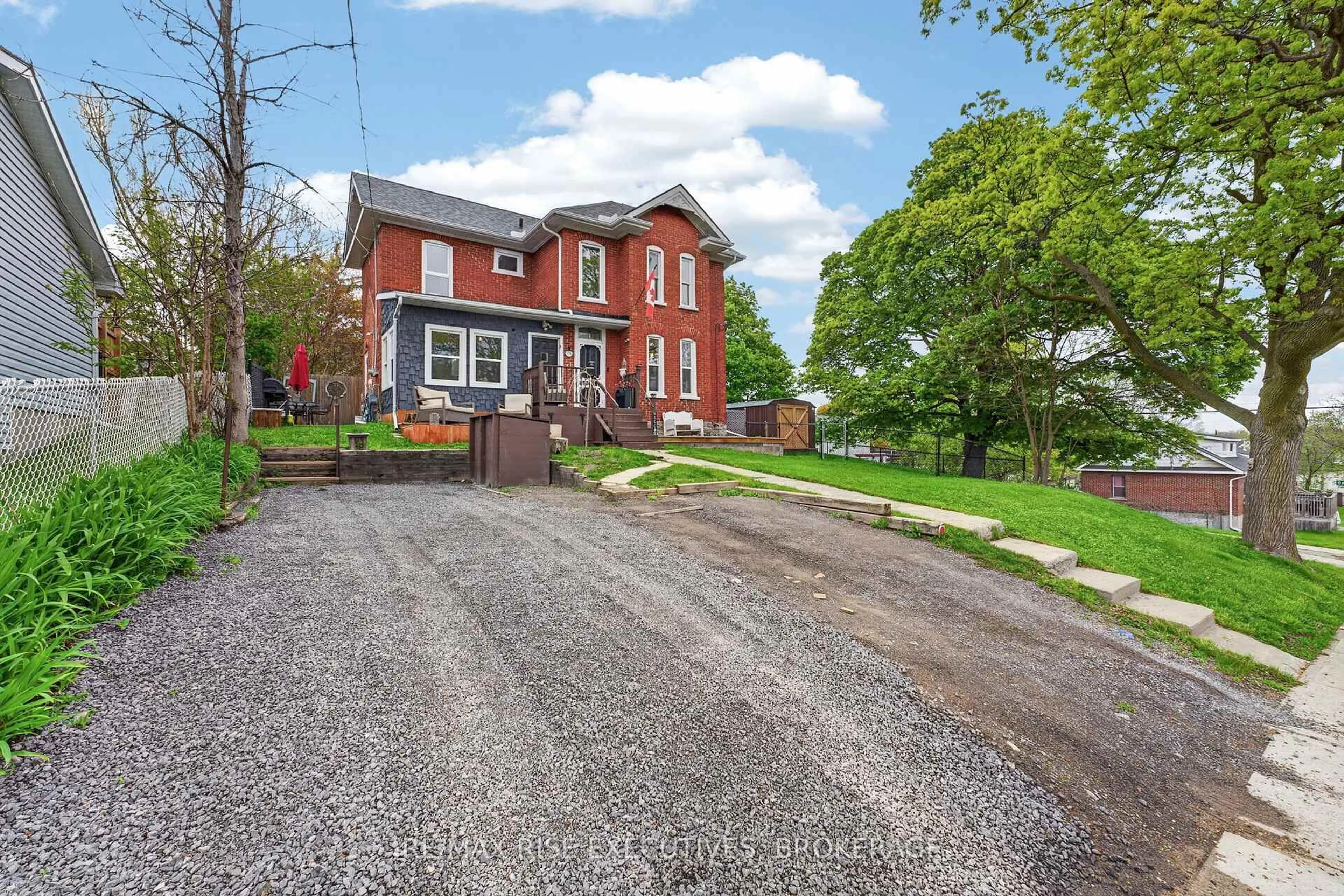 Home with brick exterior material, street for 18 Stone St, Belleville Ontario K8P 1Z9
