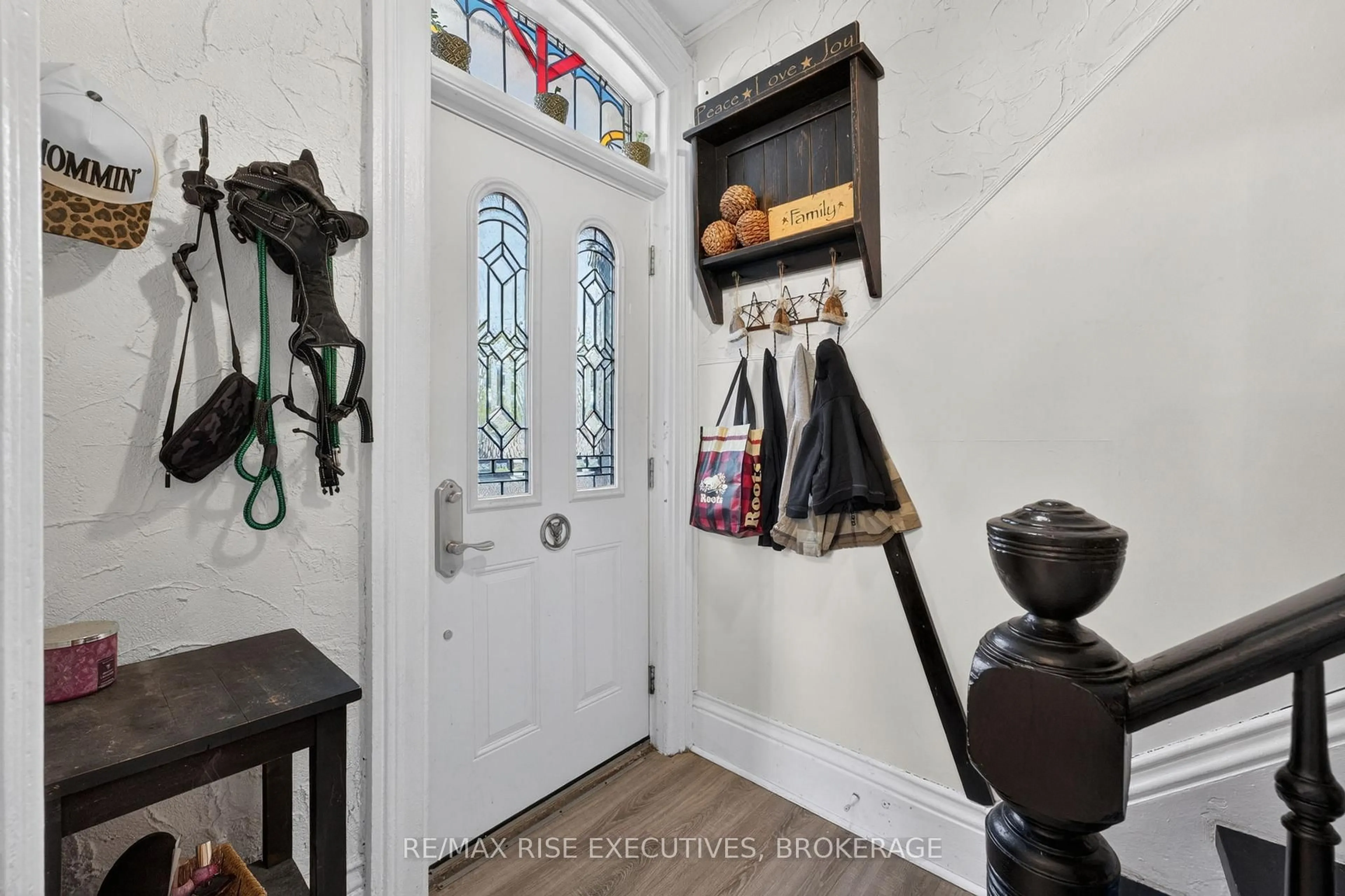 Indoor entryway for 18 Stone St, Belleville Ontario K8P 1Z9