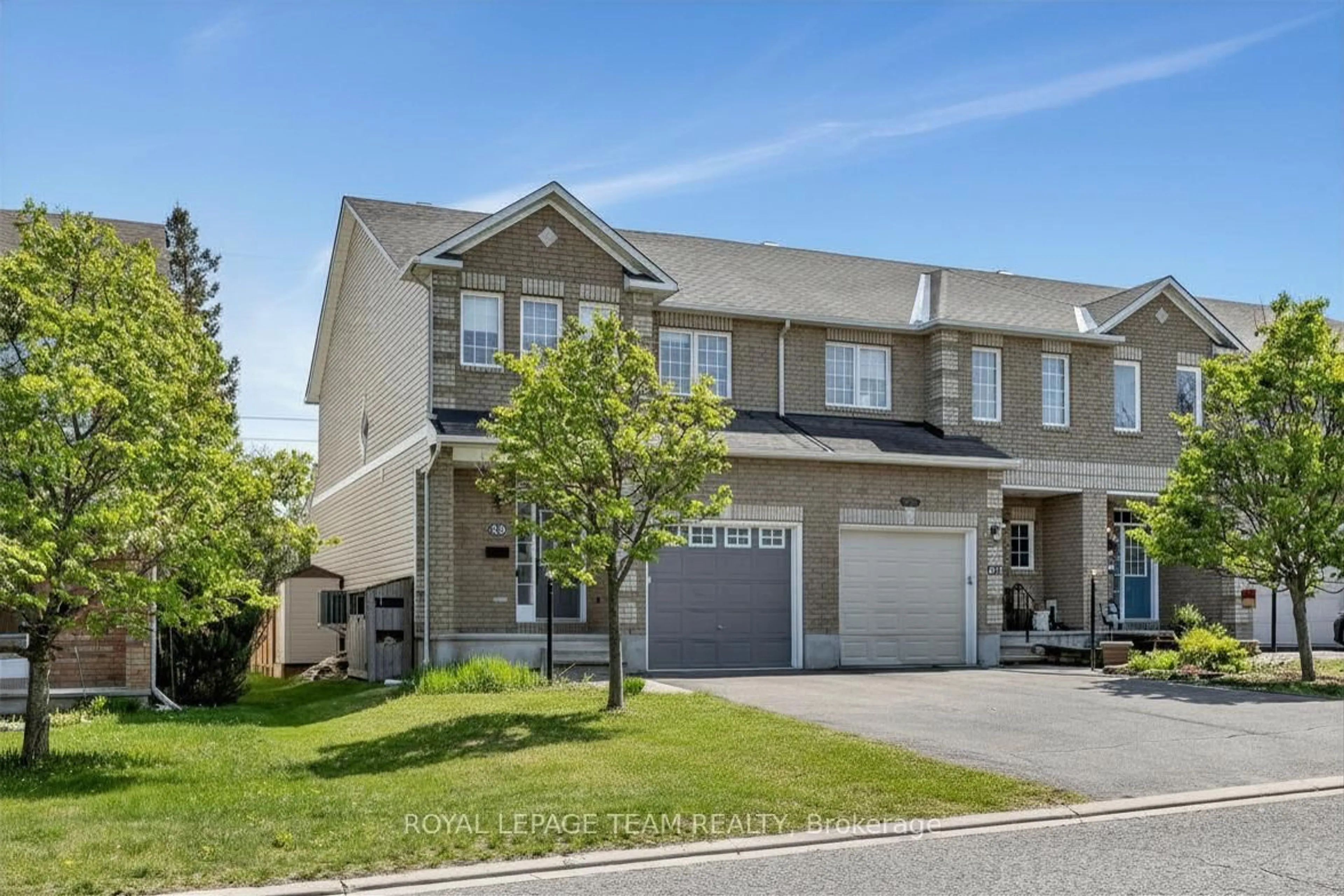 Home with vinyl exterior material, street for 49 Chantilly Gate, Stittsville Ontario K2S 2B1