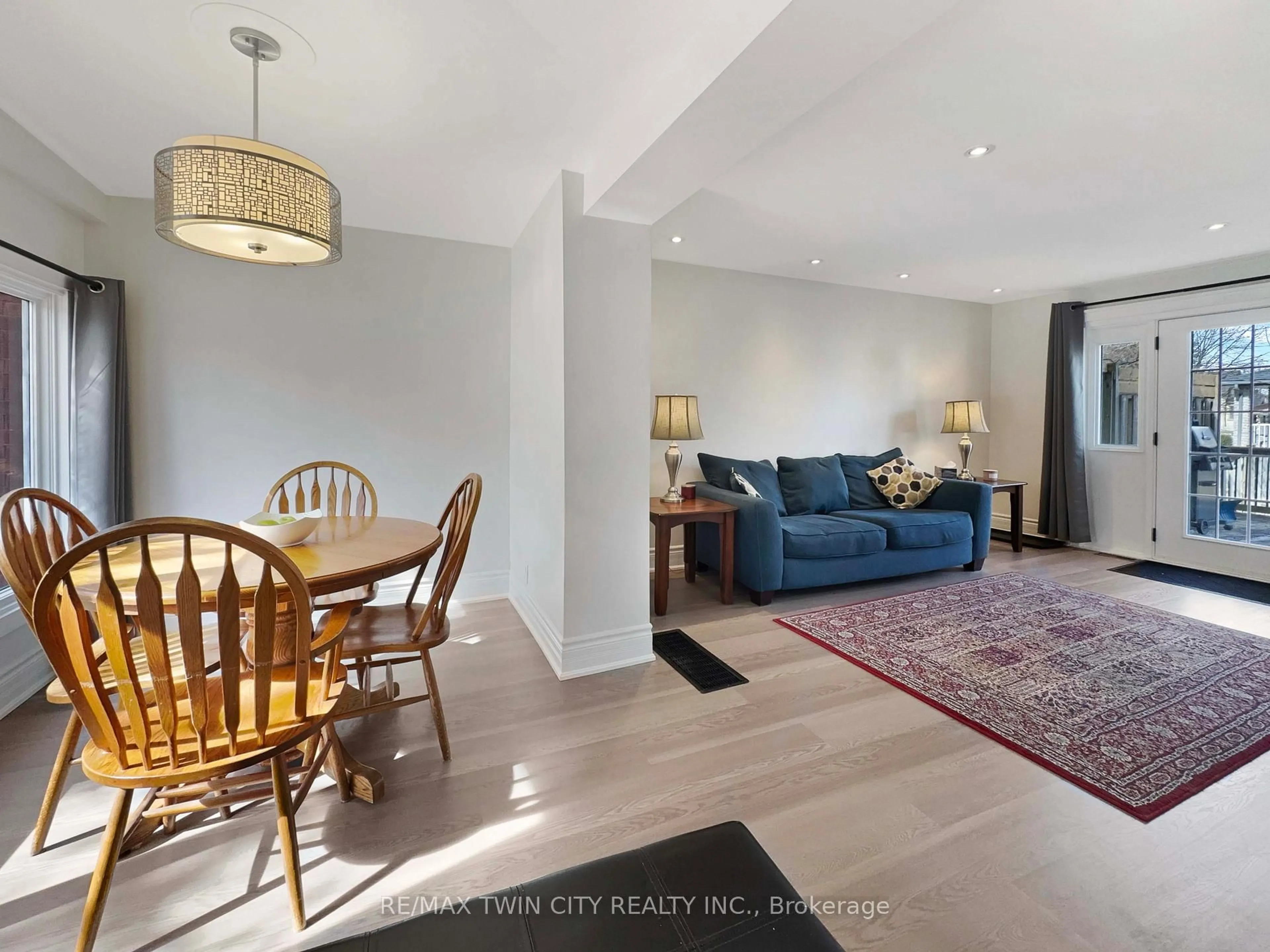 Living room with furniture, unknown for 575 George St, Woodstock Ontario N4S 4J7