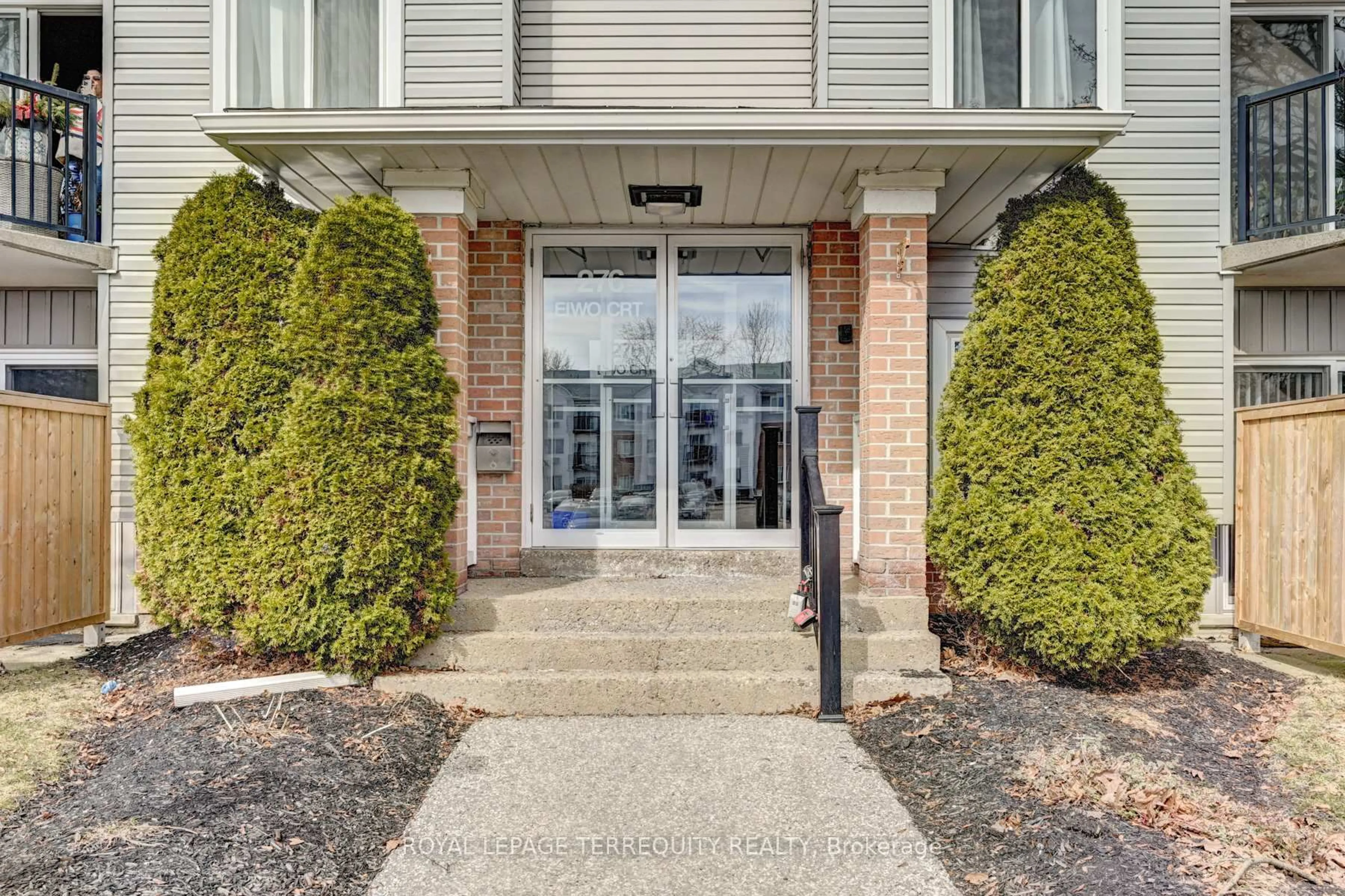 Indoor entryway for 276 Eiwo Crt #307, Waterloo Ontario N2K 3M6