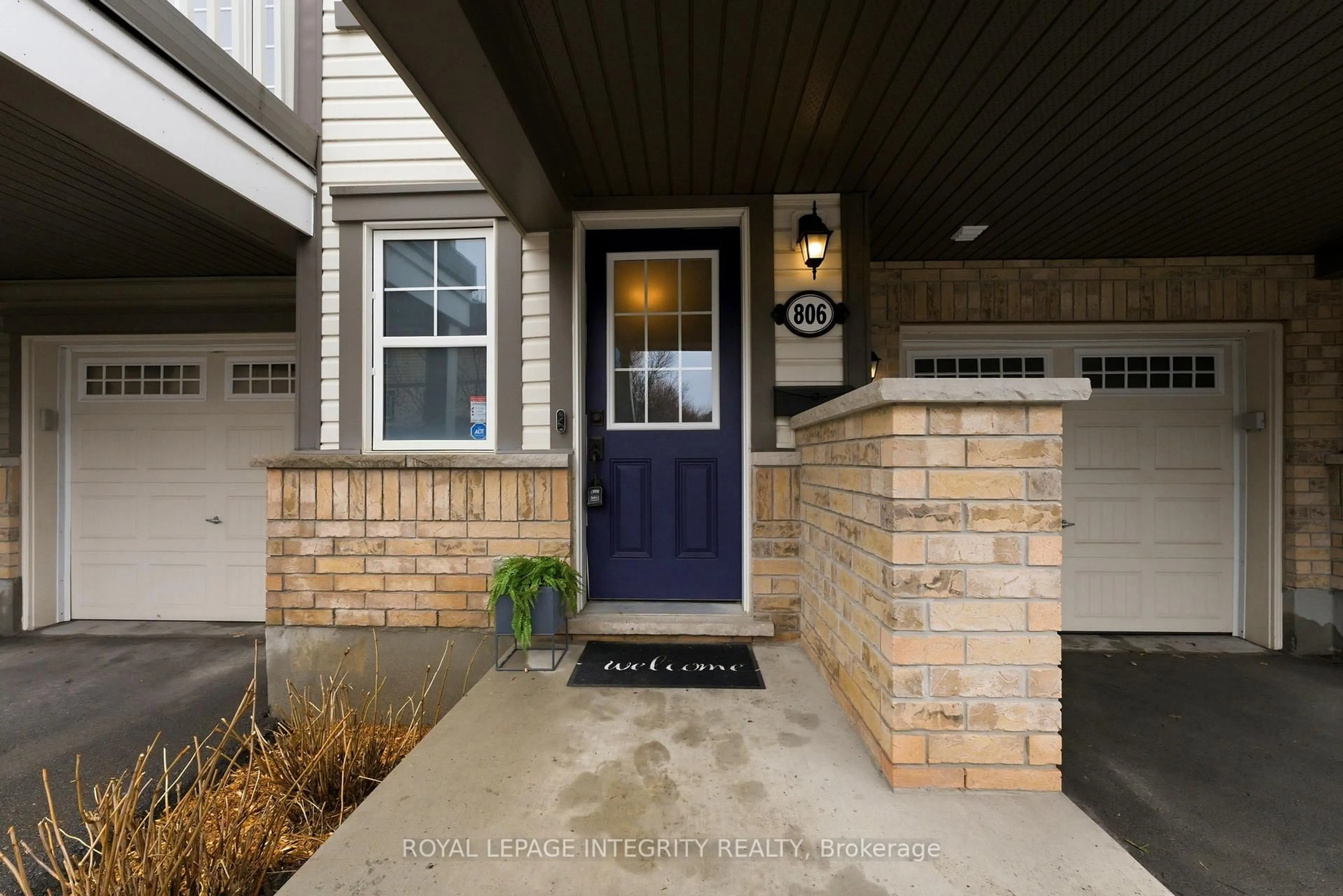 Indoor entryway for 806 Maloja Way, Stittsville Ontario K2S 0V3