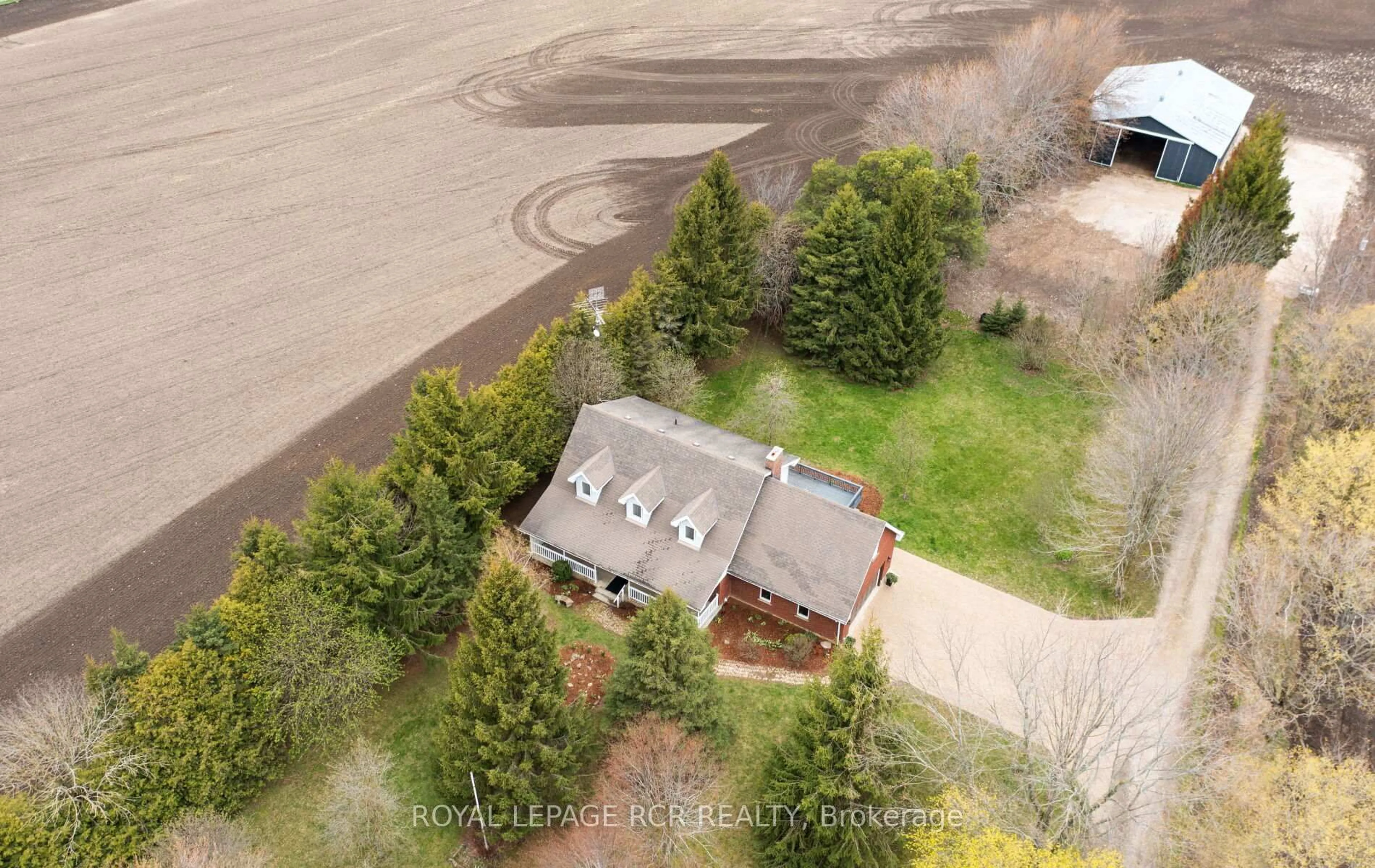 A pic from outside/outdoor area/front of a property/back of a property/a pic from drone, street for 361225 Con 8-9, East Luther Grand Valley Ontario L9W 0X8