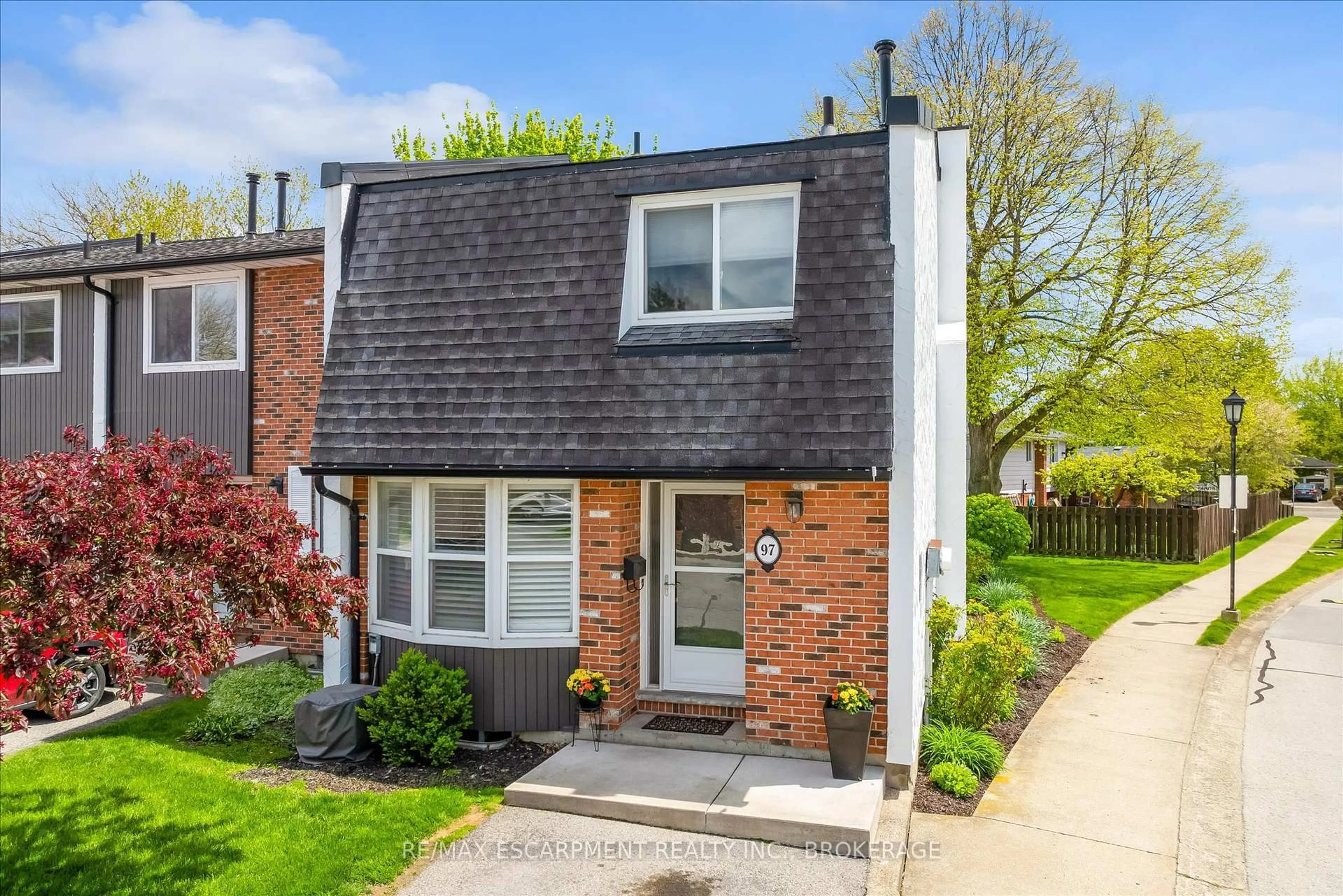 Home with brick exterior material, street for 77 LINWELL Rd #97, St. Catharines Ontario L2N 6R1
