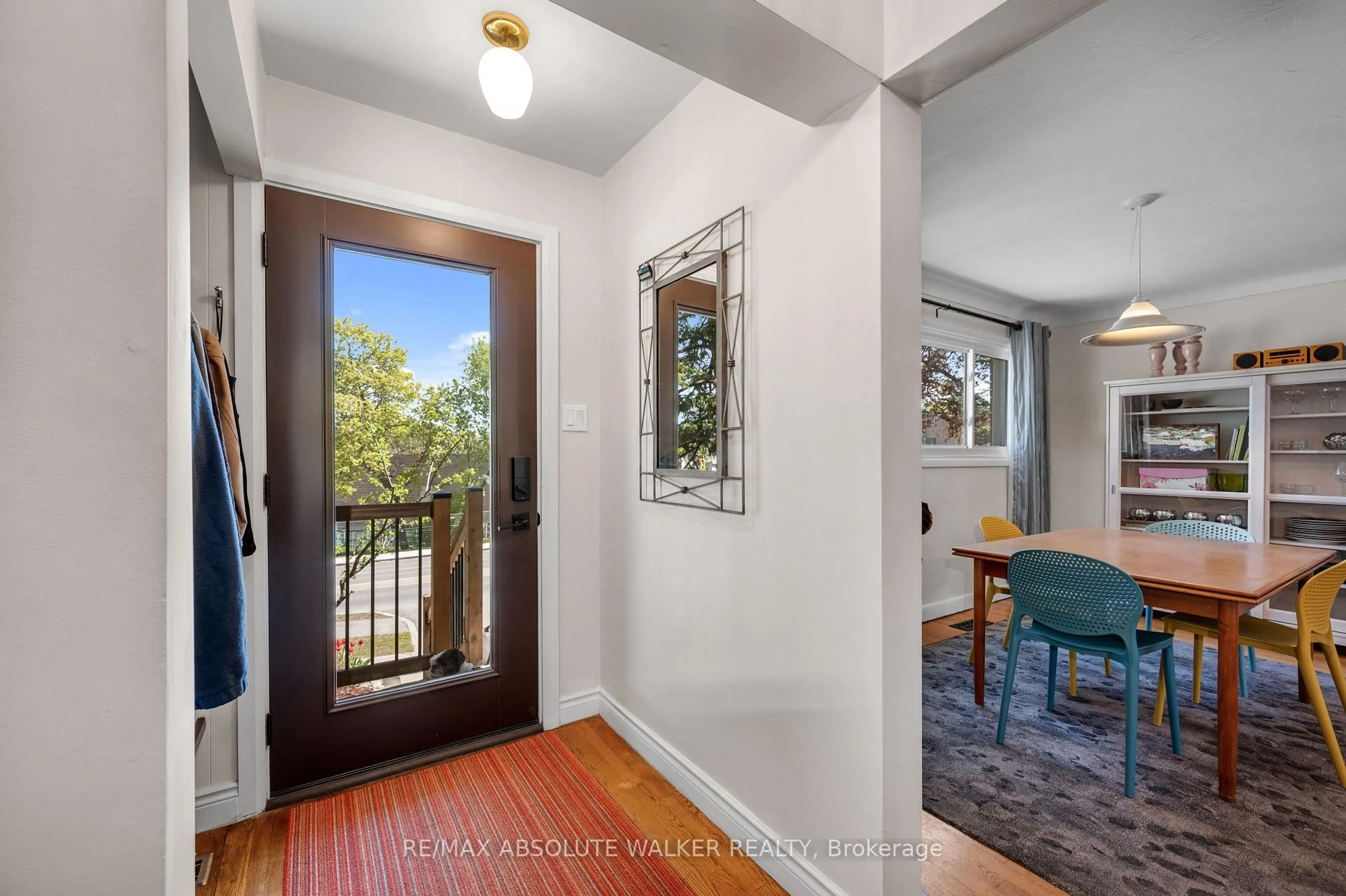 Indoor entryway for 26 Riverdale Ave, Ottawa Ontario K1S 1R2