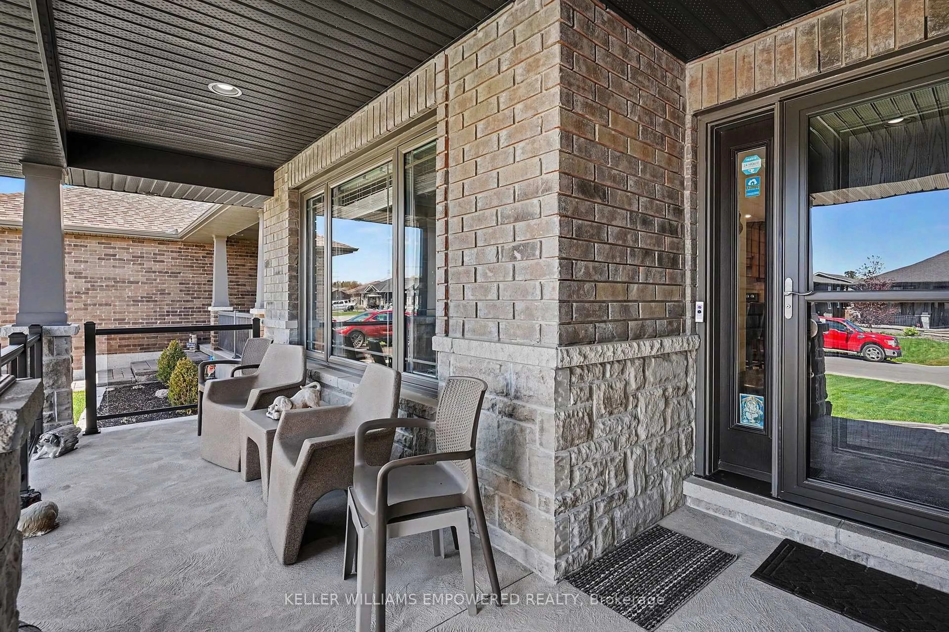 Patio, street for 7 Gavin Cres, Quinte West Ontario K8V 0H2