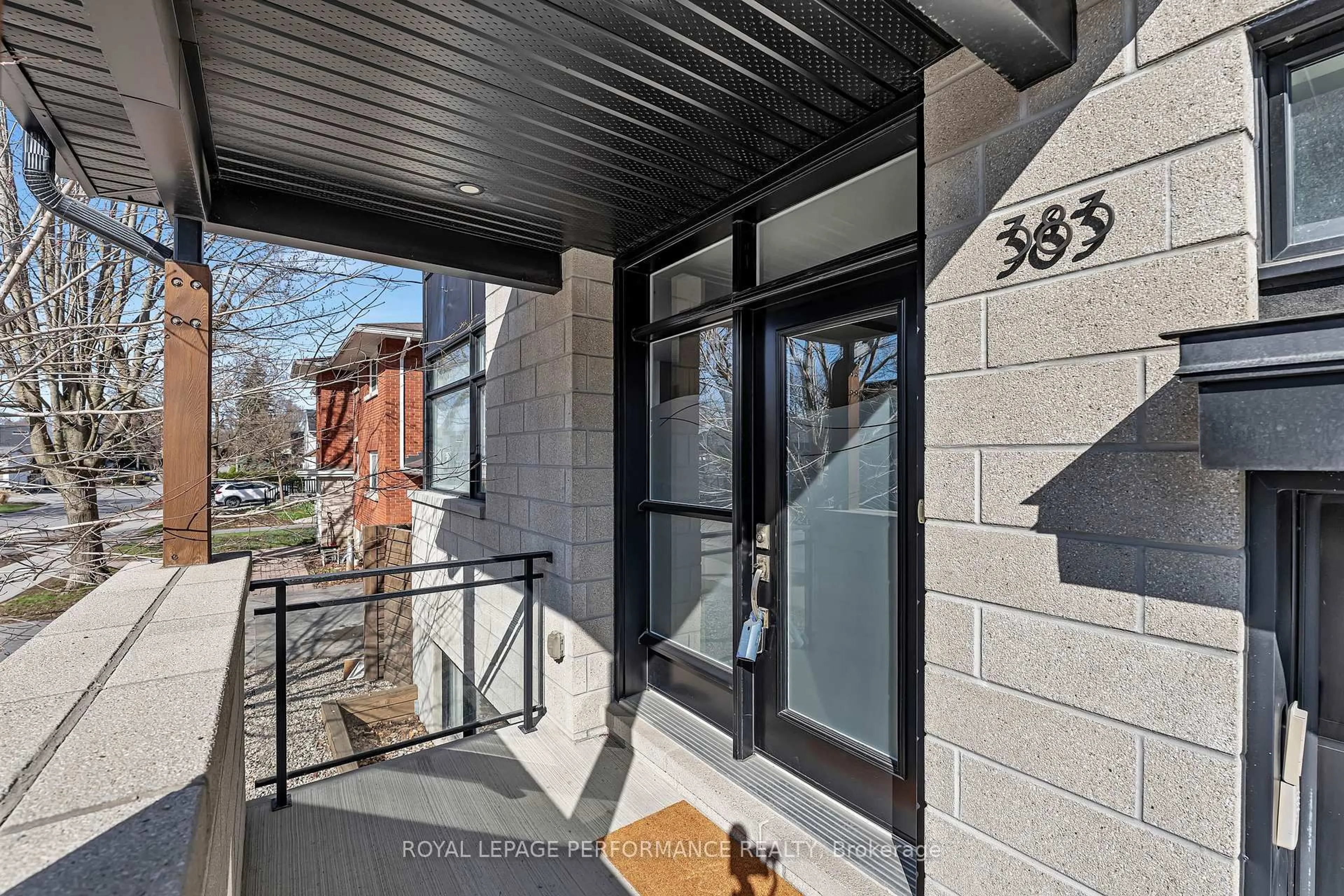 Indoor entryway for 383 Princeton Ave, Ottawa Ontario K2A 4E1