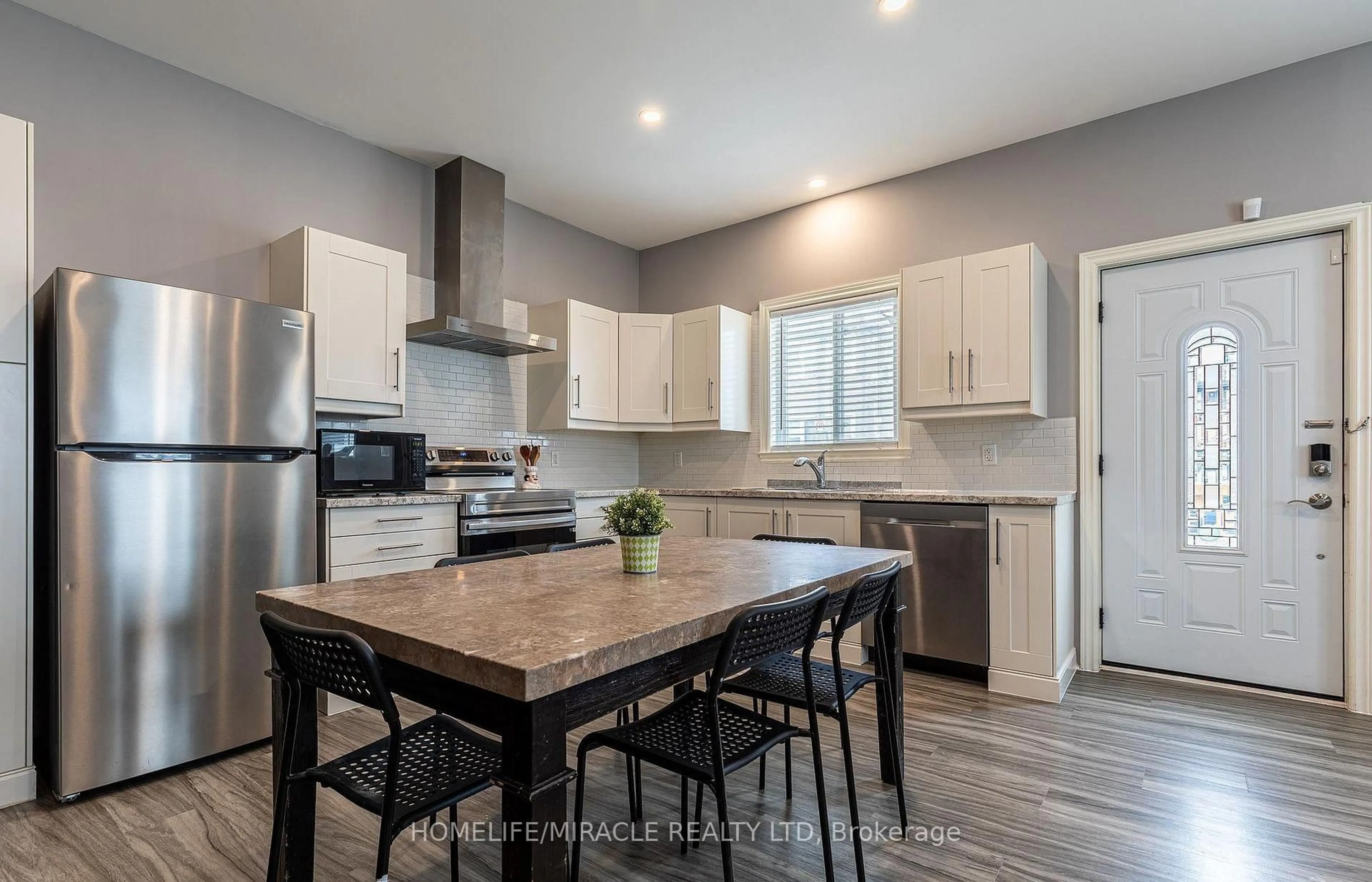 Open concept kitchen, unknown for 36 Division St, St. Catharines Ontario L2R 3G2