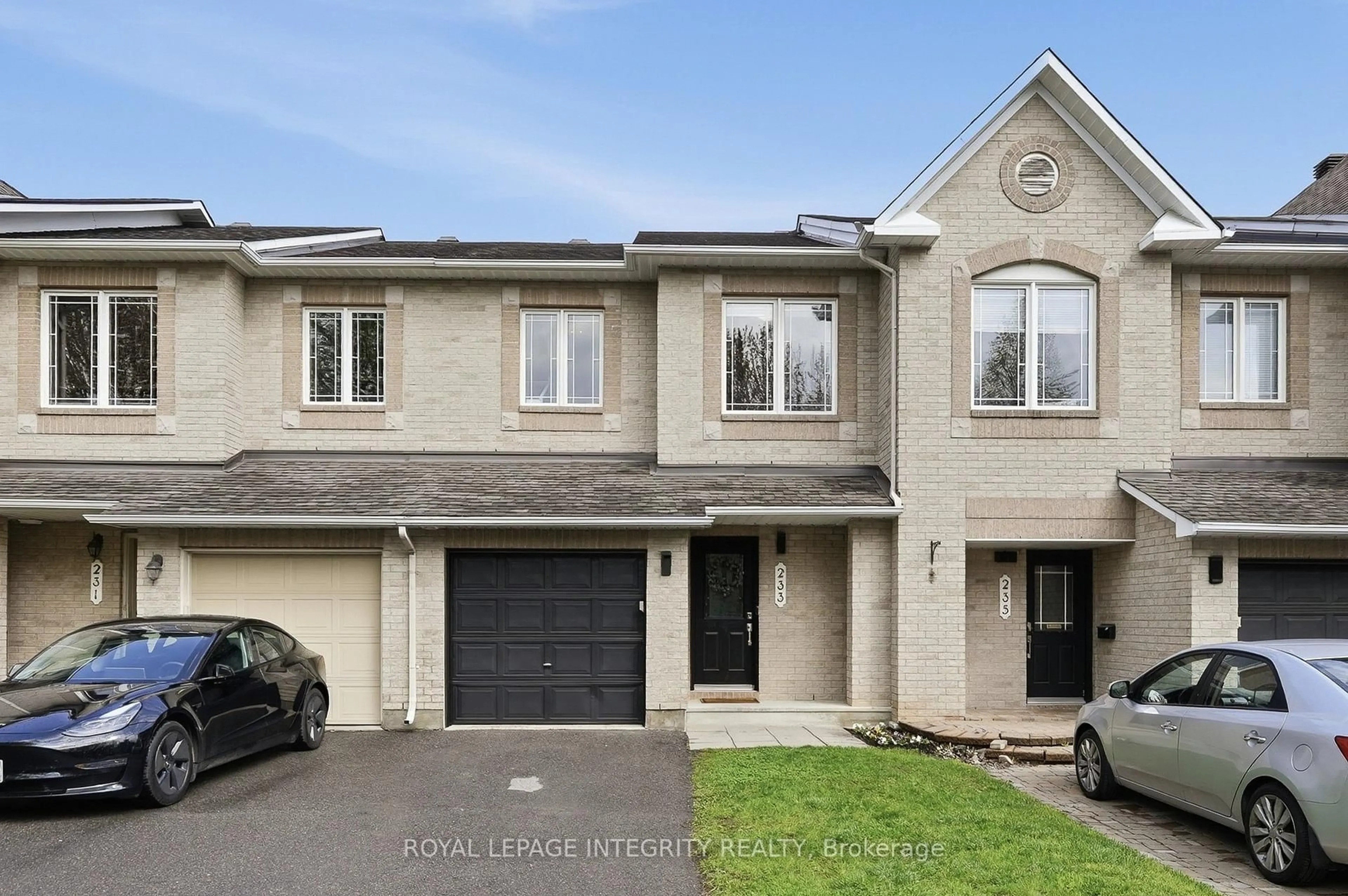 Unknown for 233 Greenridge St, Ottawa Ontario K1C 7R8