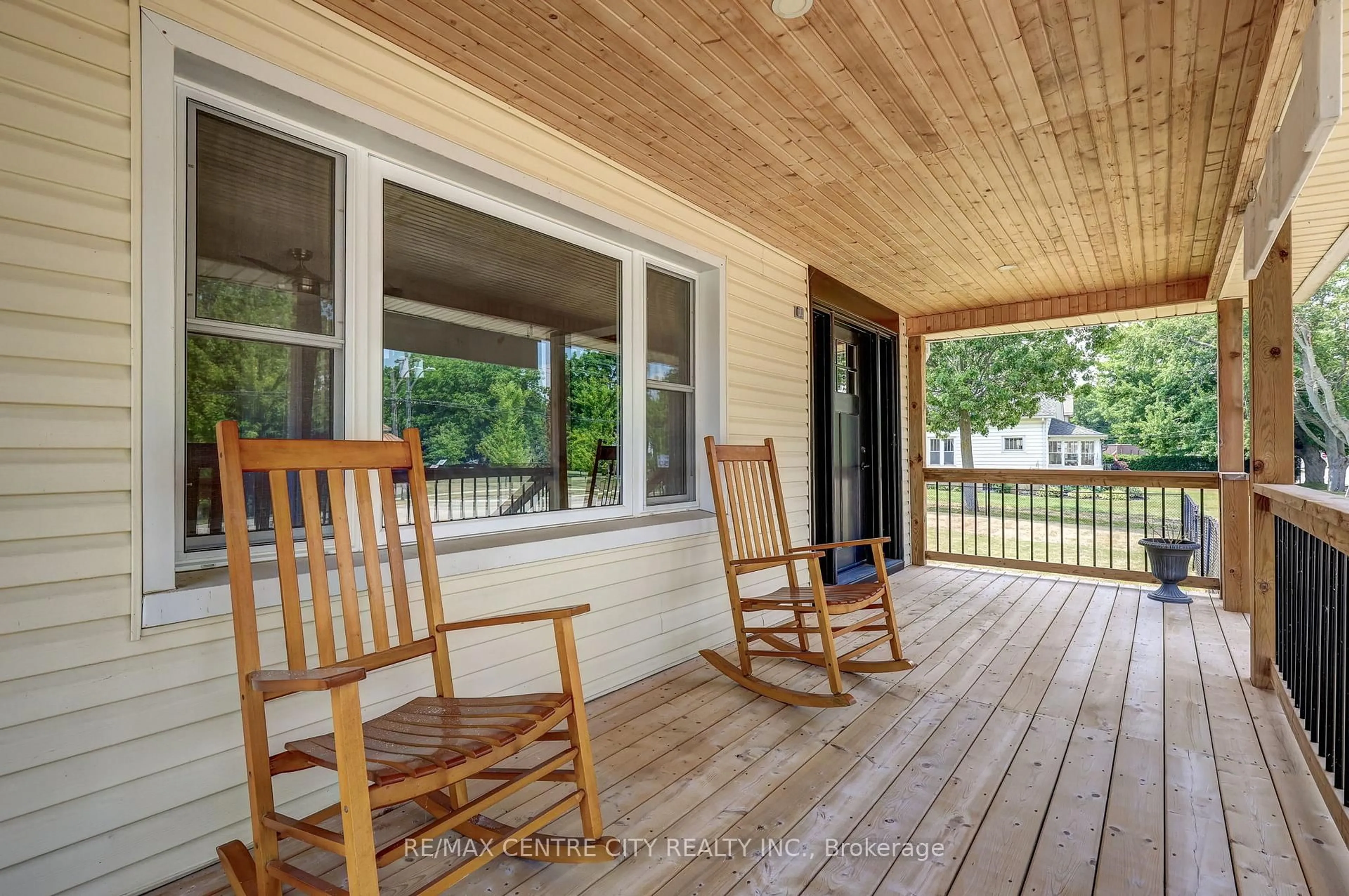 Patio, unknown for 7953 Union Rd, Southwold Ontario N0L 1K0