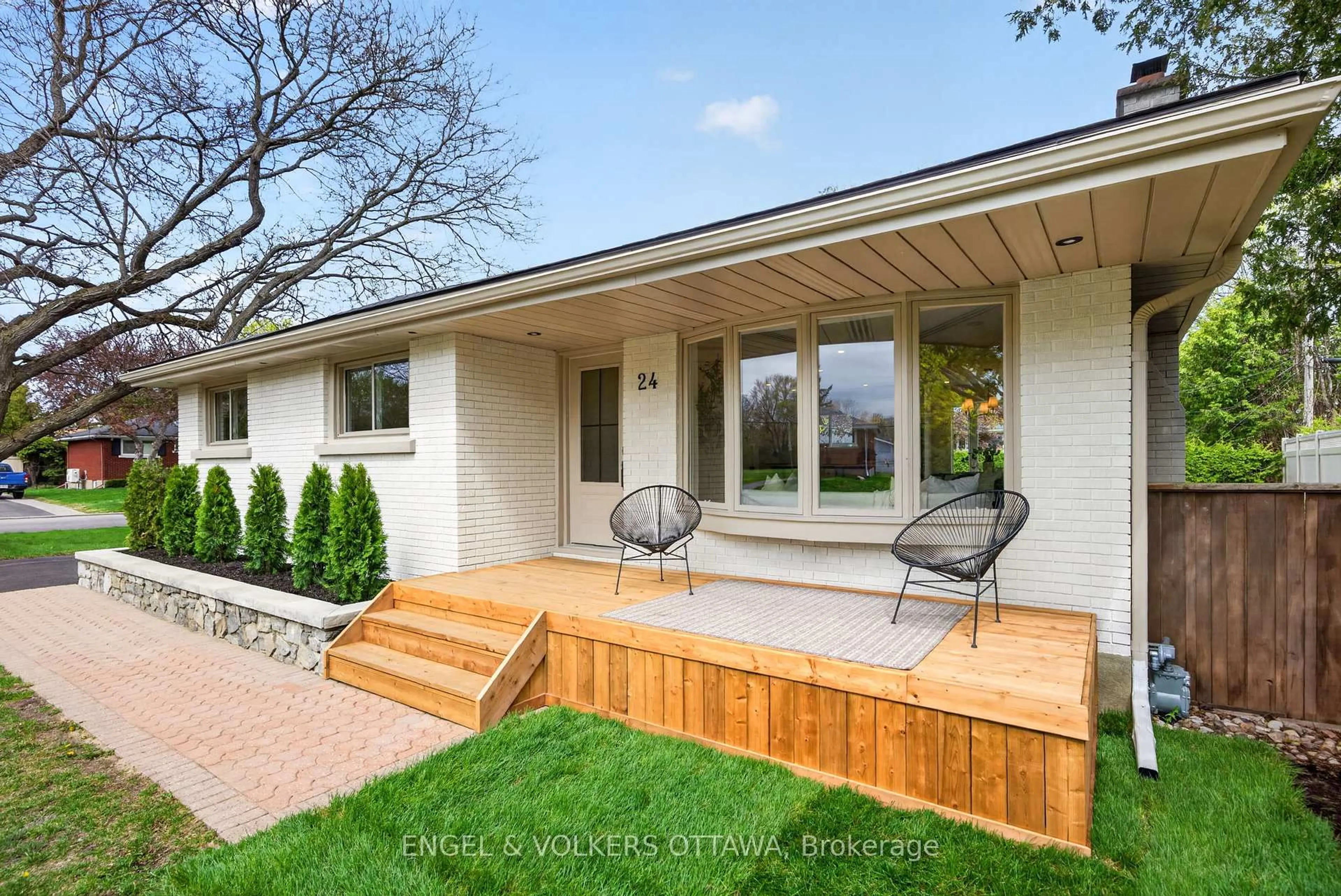 Unknown for 24 Roundhay Dr, Ottawa Ontario K2G 1B5