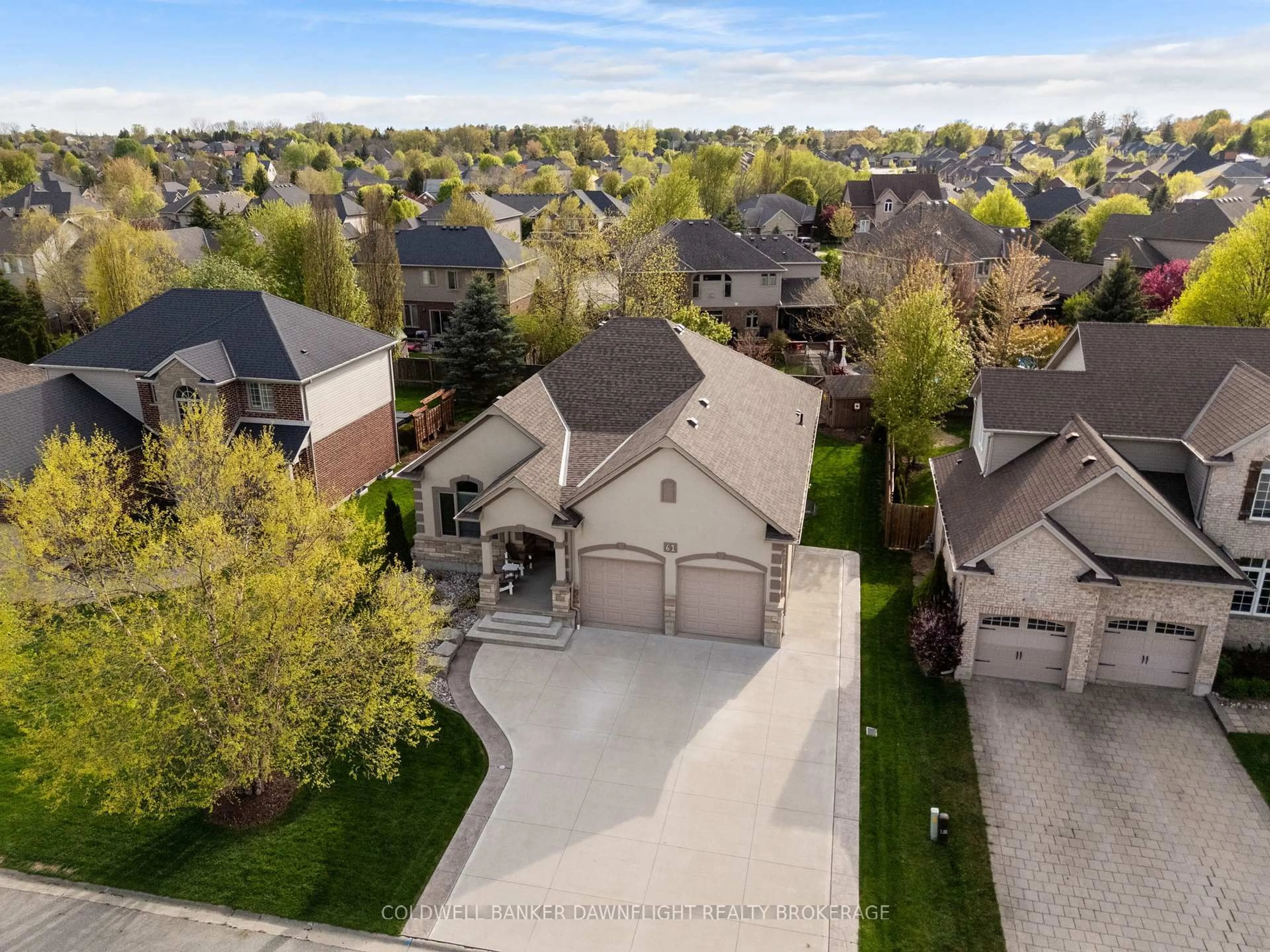 A pic from outside/outdoor area/front of a property/back of a property/a pic from drone, street for 61 Willowridge Rd, Middlesex Centre Ontario N0M 2A0