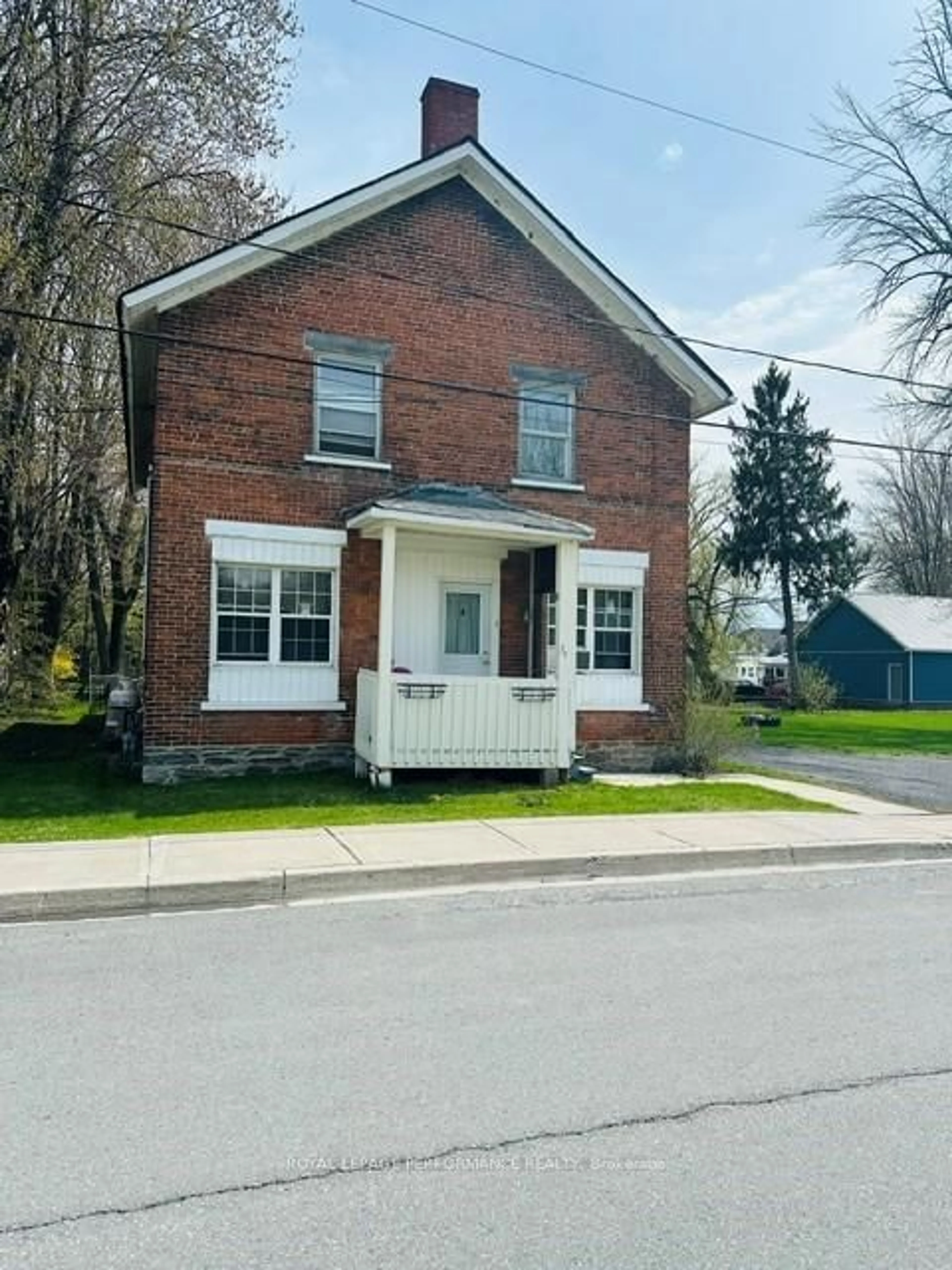 Home with brick exterior material, building for 20 South Terr, South Glengarry Ontario K0C 1N0