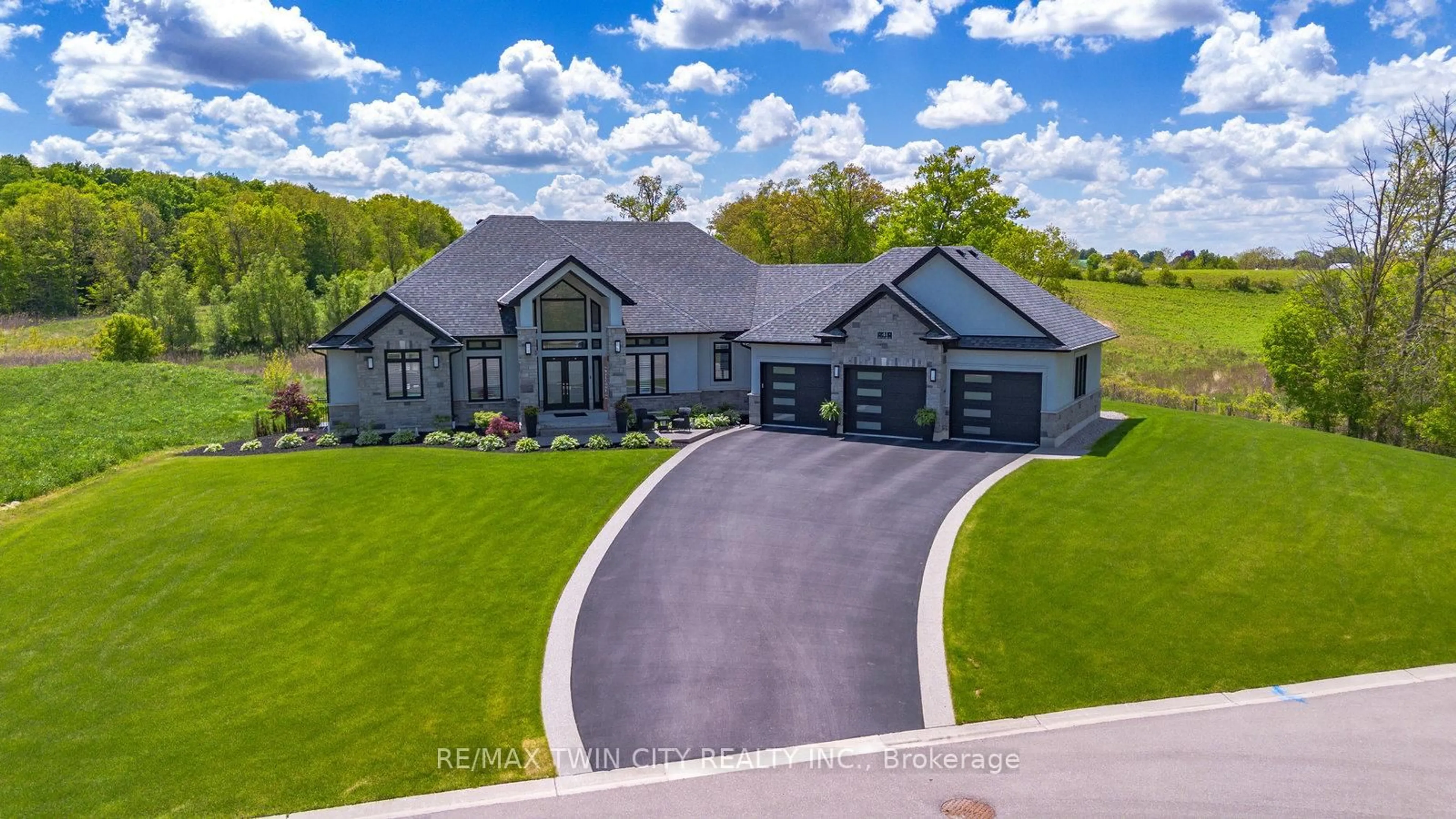 A pic from outside/outdoor area/front of a property/back of a property/a pic from drone, street for 41 Ruijs Blvd, Brantford Ontario N3T 0E1