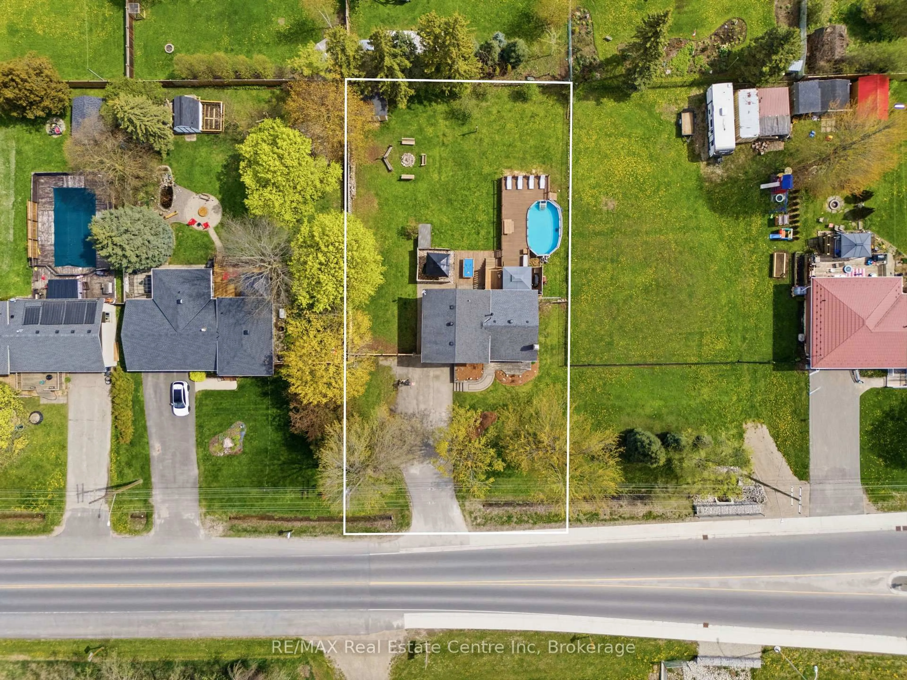 A pic from outside/outdoor area/front of a property/back of a property/a pic from drone, street for 160 Wellington Road 7, Centre Wellington Ontario N0B 1S0