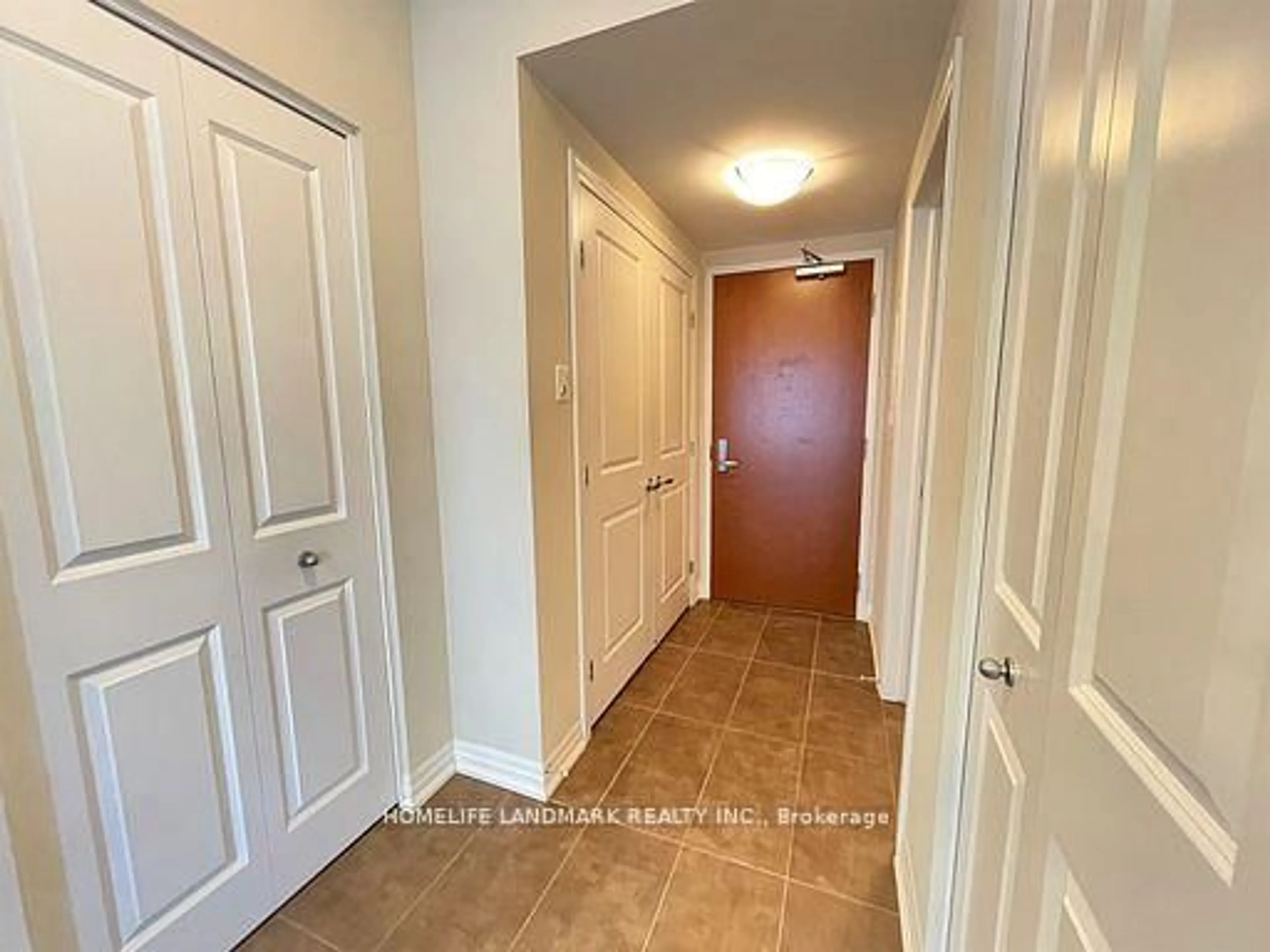 Indoor entryway for 195 Besserer St #1908, Ottawa Ontario K1N 0B6