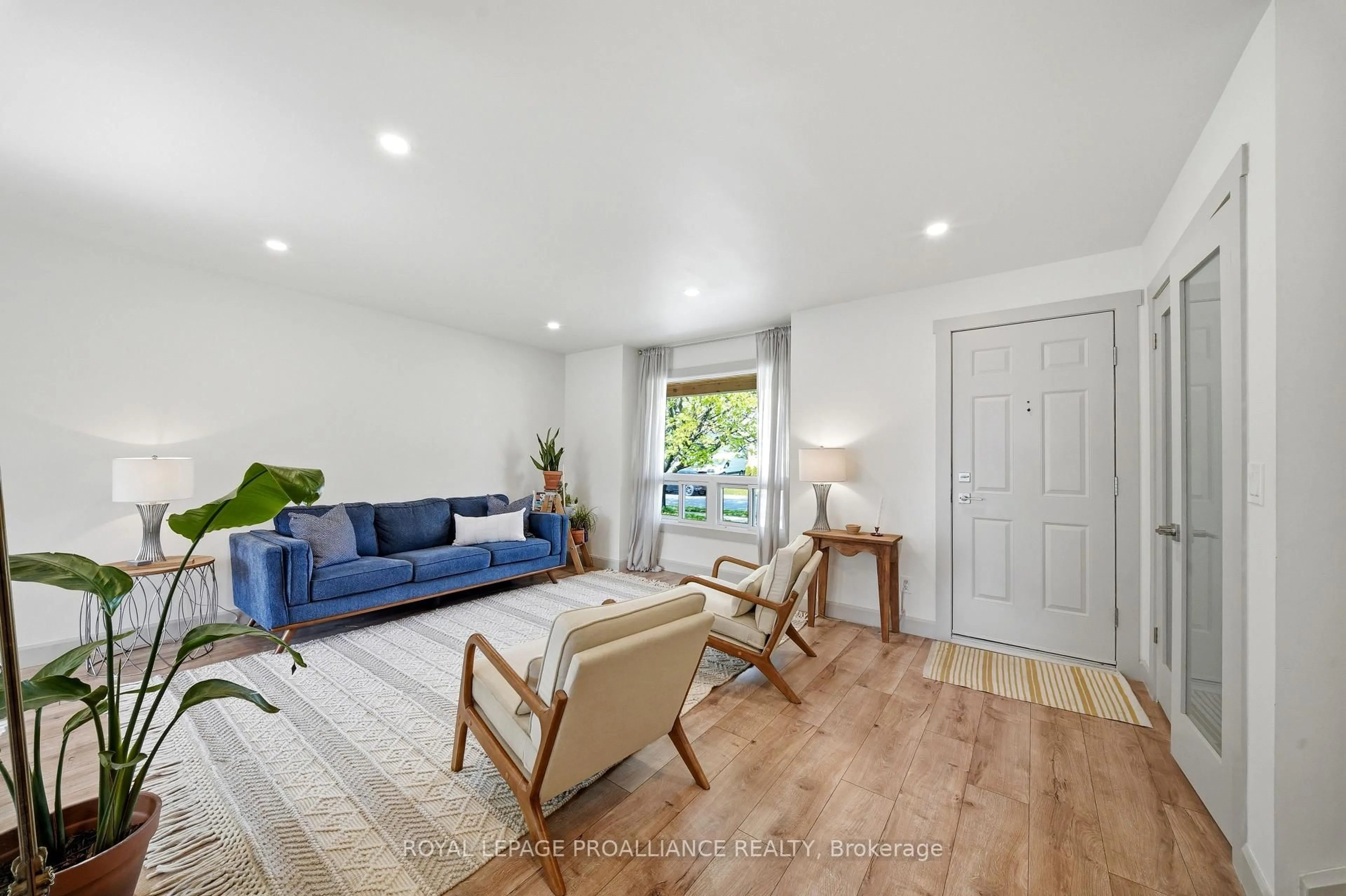 Living room with furniture, unknown for 18 Alnet Dr, Belleville Ontario K8P 4V9