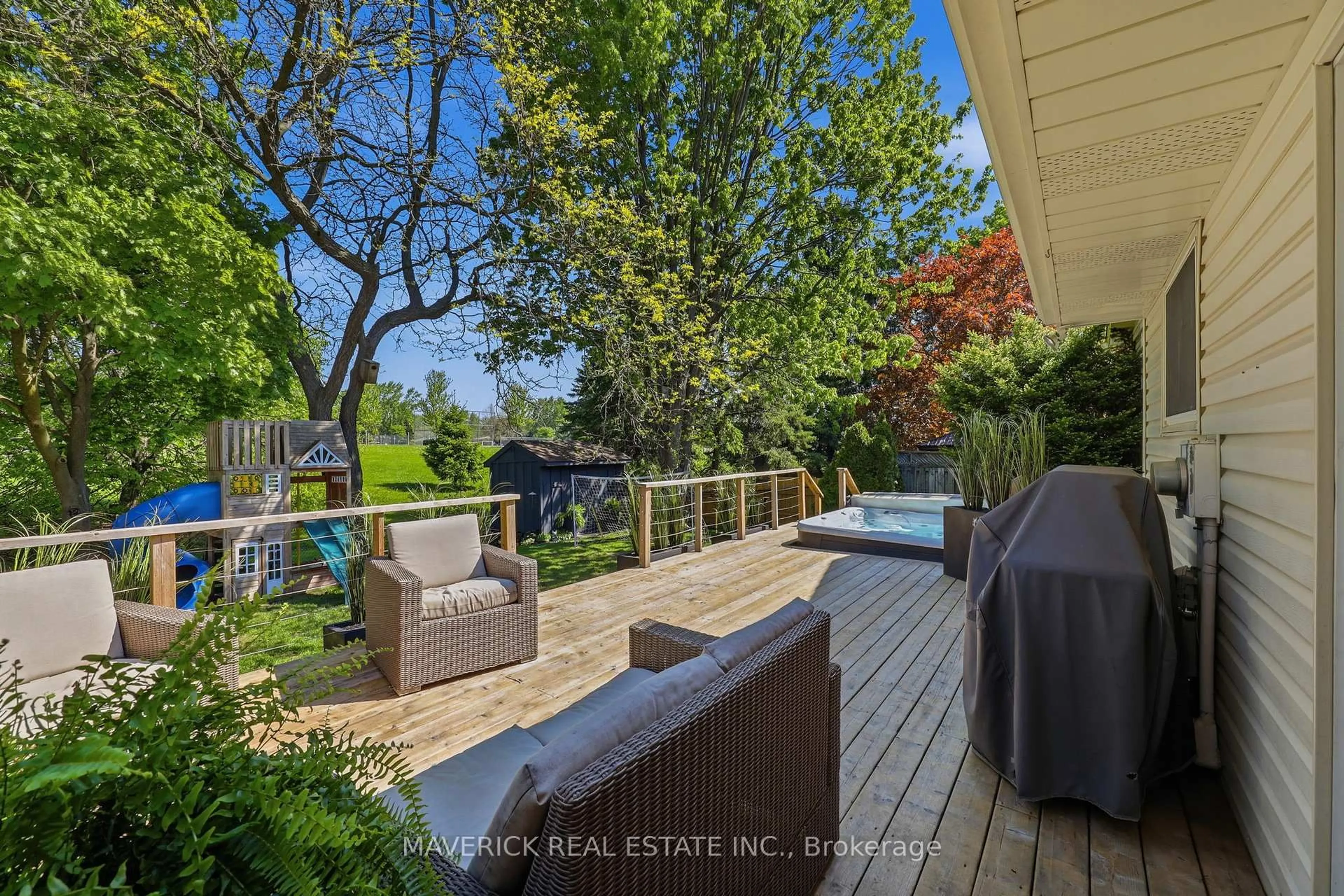 Patio, water/lake/river/ocean view for 56 Hawthorne Rd, London North Ontario N6G 2W8