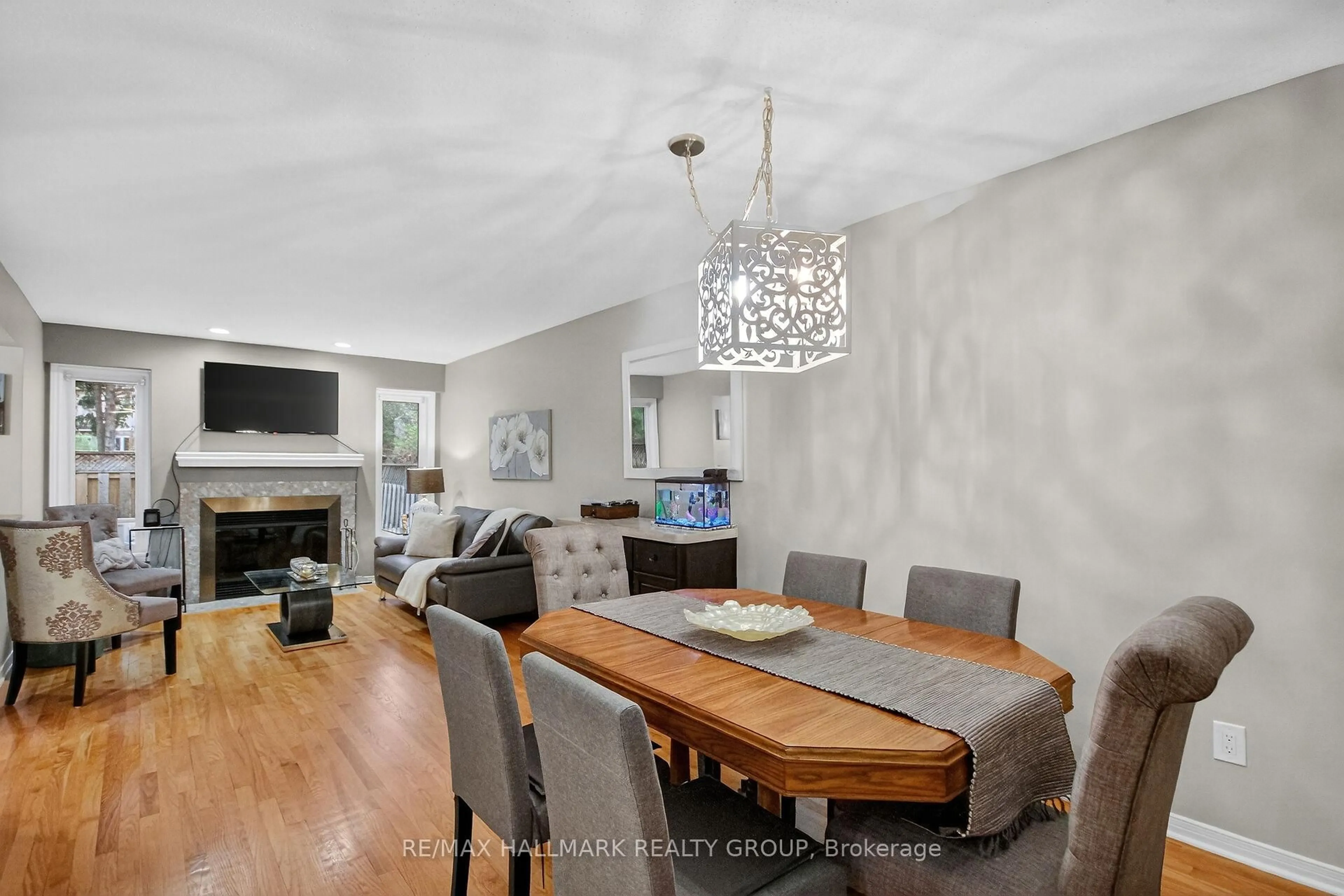 Dining room, wood/laminate floor for 110 Hunter's Glen Cres, Ottawa Ontario K1T 3R1