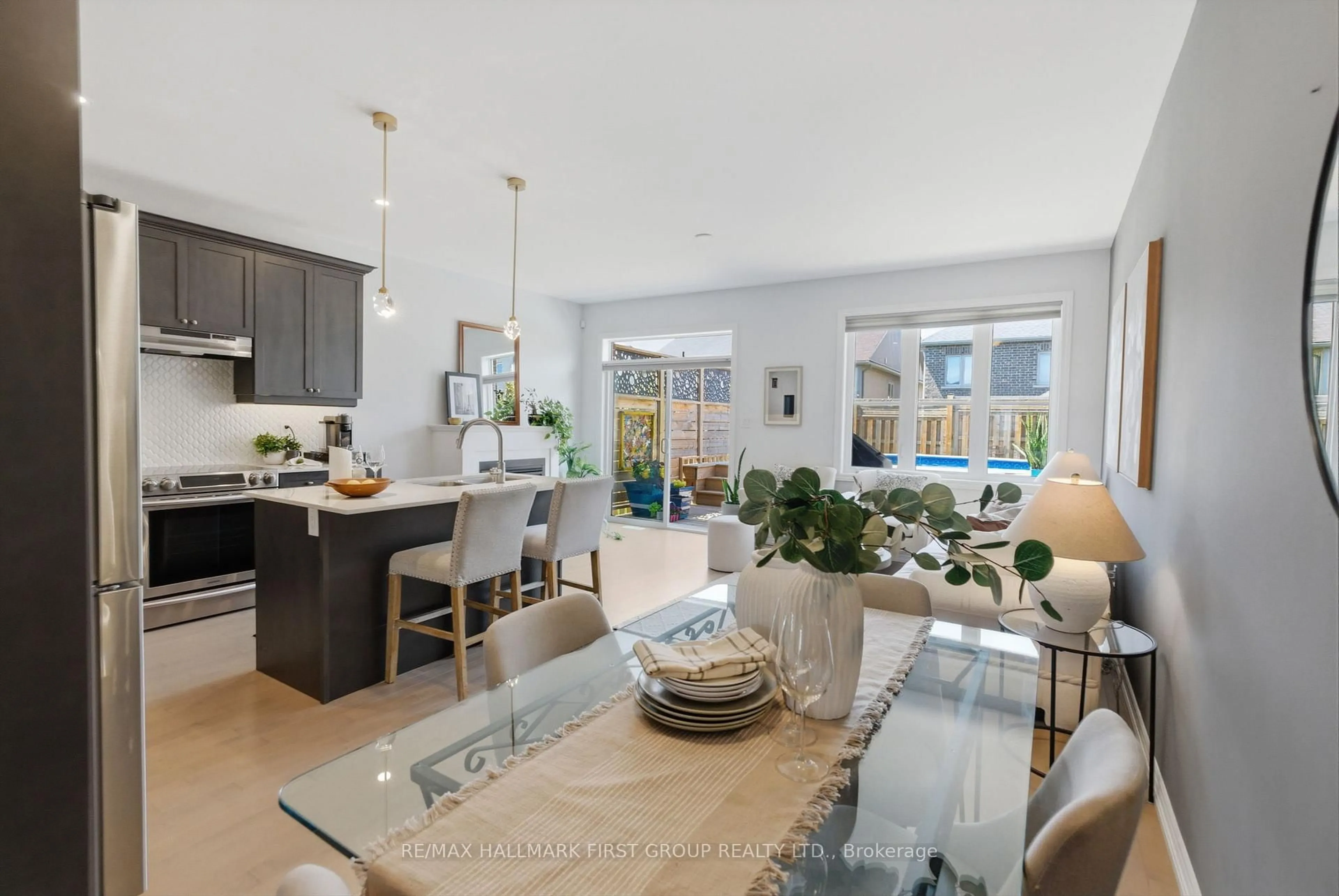 Open concept kitchen, unknown for 54 Horizon Ave, Cavan Monaghan Ontario L0A 1G0