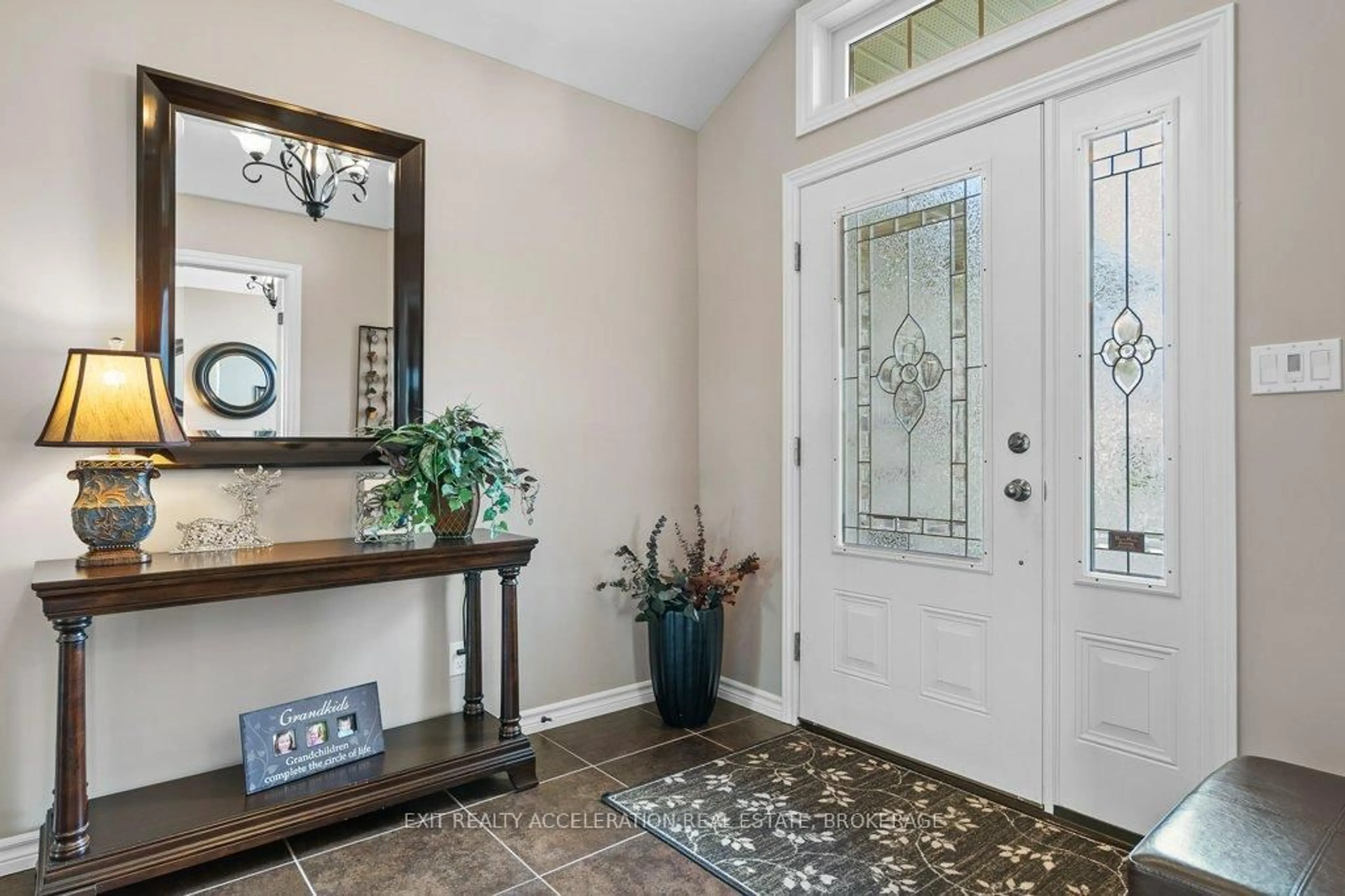 Indoor entryway for 3 Ashwood Cres, Greater Napanee Ontario K7R 3L1