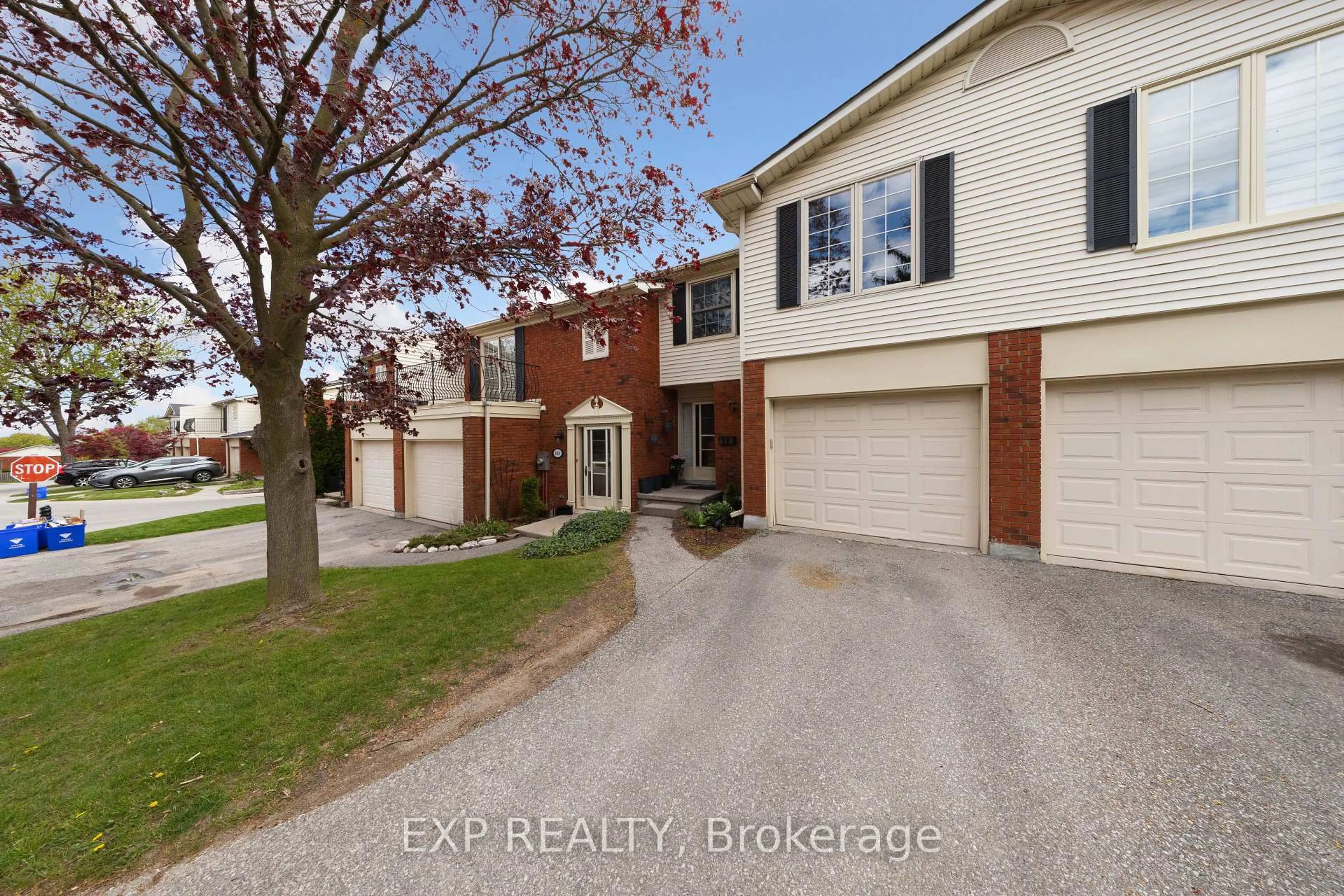 A pic from outside/outdoor area/front of a property/back of a property/a pic from drone, street for 478 Wilkins St #66, London South Ontario N6C 5B2