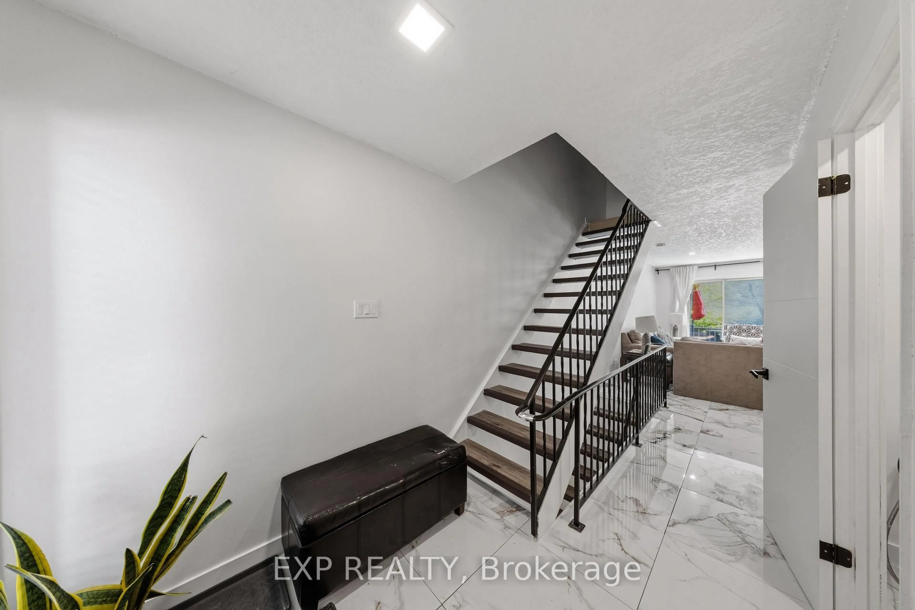 Indoor entryway for 478 Wilkins St #66, London South Ontario N6C 5B2