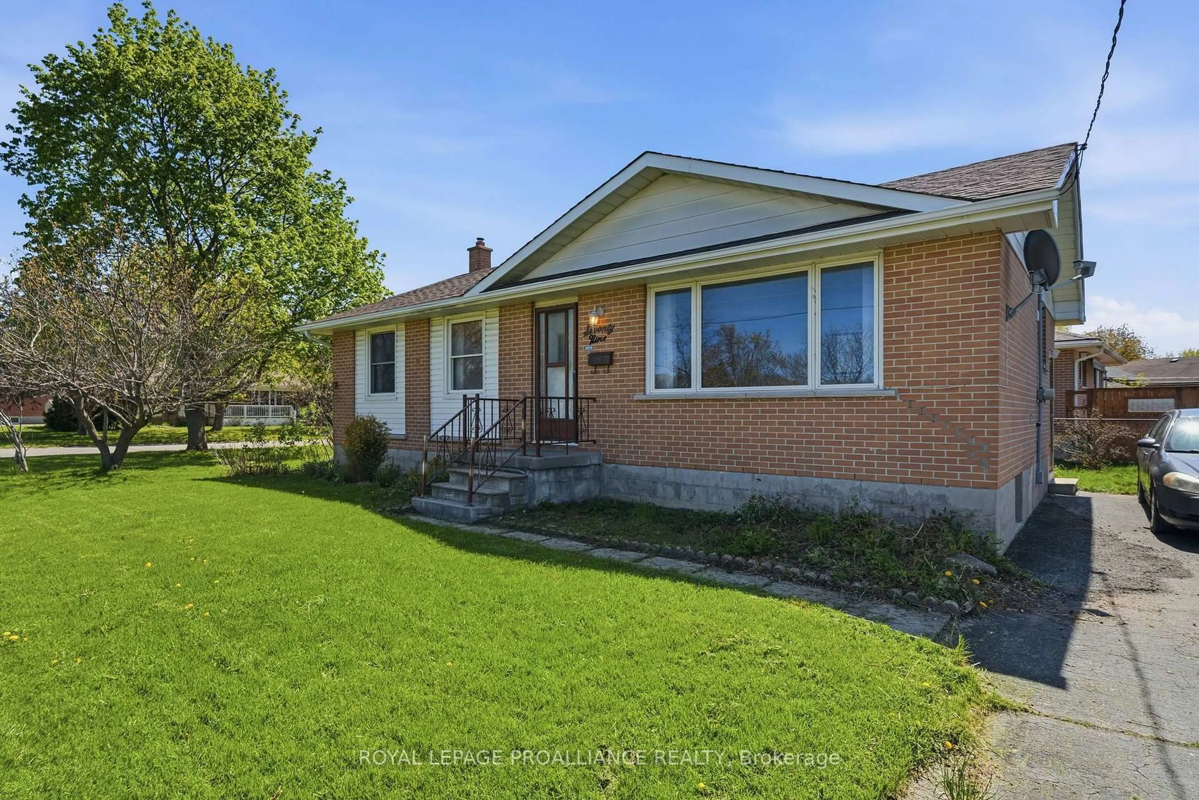 Home with brick exterior material, street for 79 Cascade Blvd, Belleville Ontario K8P 4L6