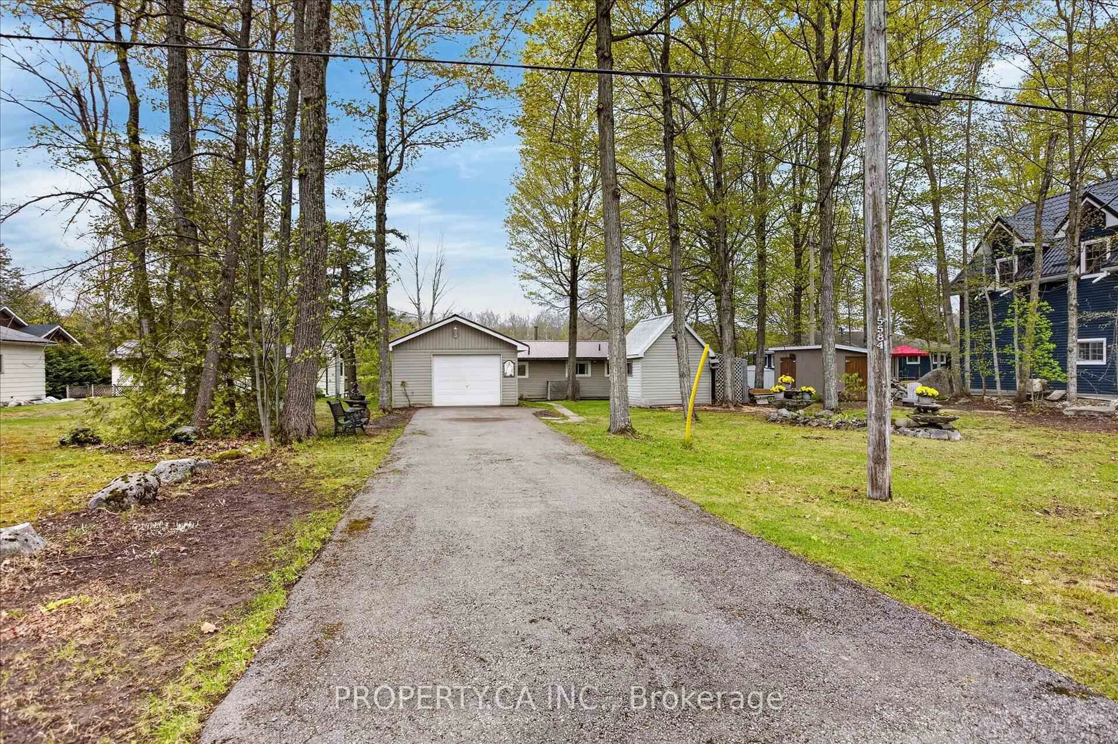 A pic from outside/outdoor area/front of a property/back of a property/a pic from drone, street for 186 Cedar Shores Dr, Trent Hills Ontario K0L 1Z0