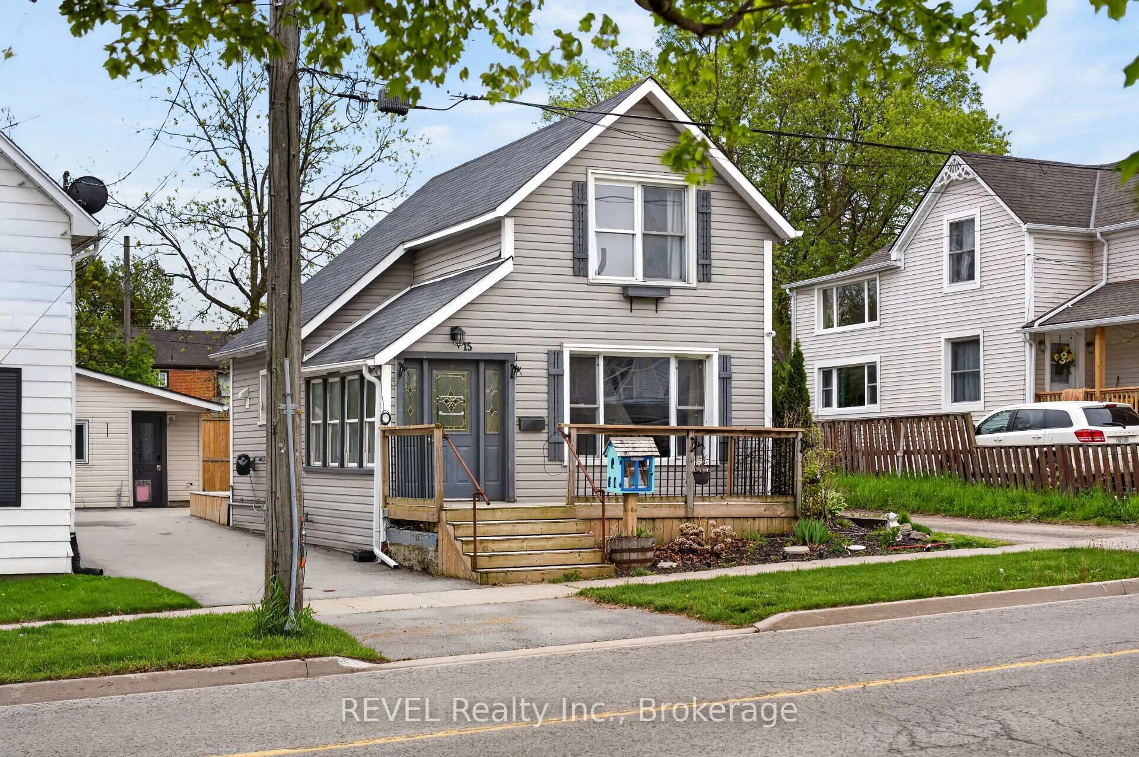 Home with brick exterior material, street for 15 Phipps St, Fort Erie Ontario L2A 2V1